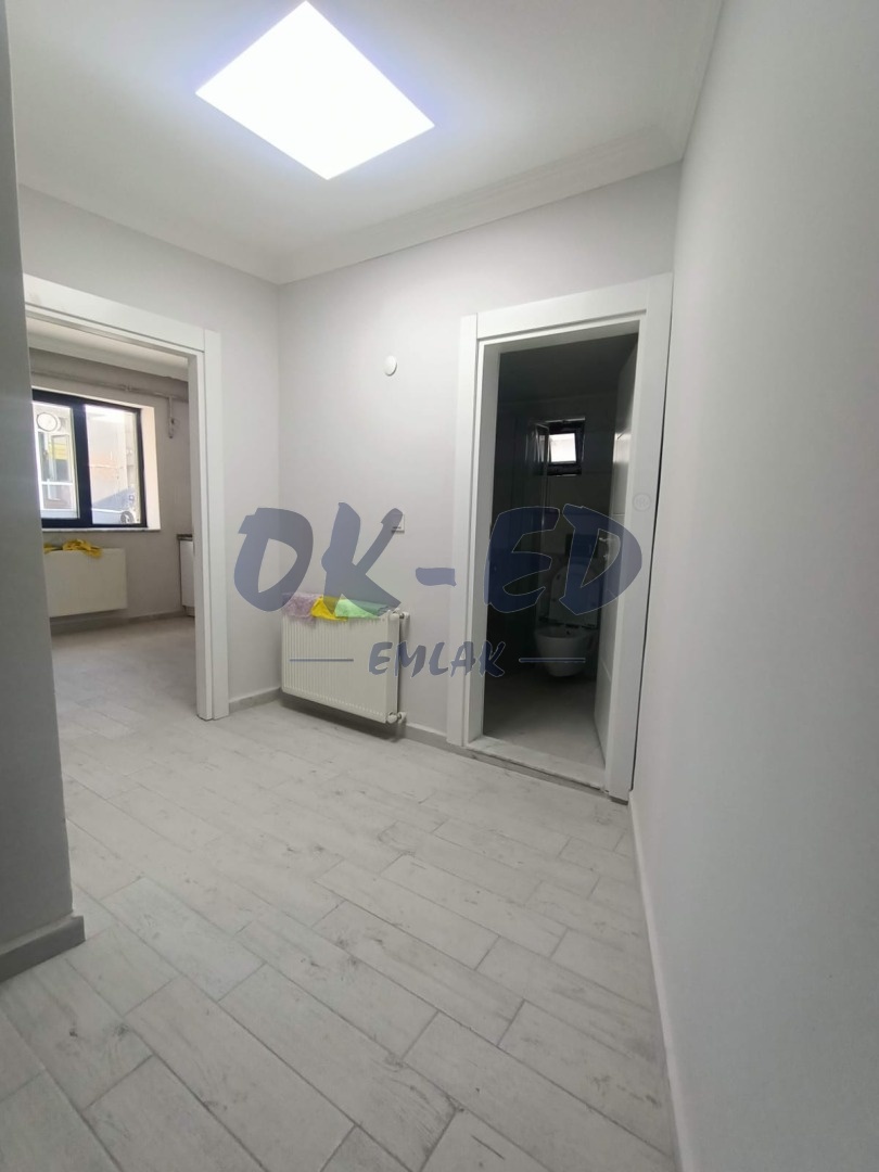 Akarca Mahallesi Orta Cami'de Satılık 3 Katlı Bina - 4. Fotoğraf