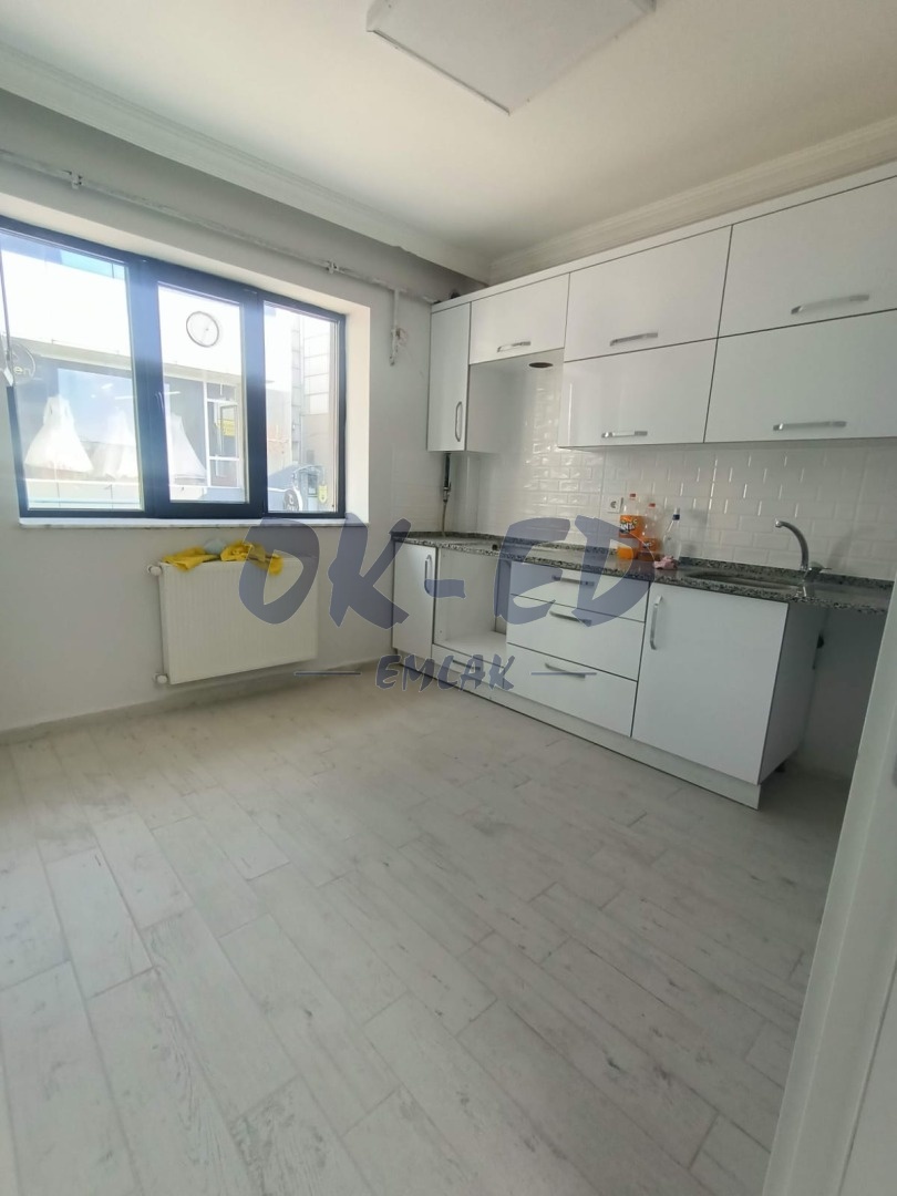 Akarca Mahallesi Orta Cami'de Satılık 3 Katlı Bina - 5. Fotoğraf