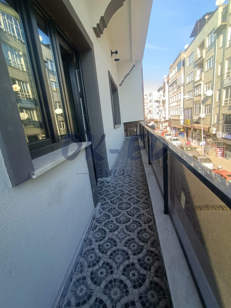 Akarca Mahallesi Orta Cami'de Satılık 3 Katlı Bina - 8. Fotoğraf