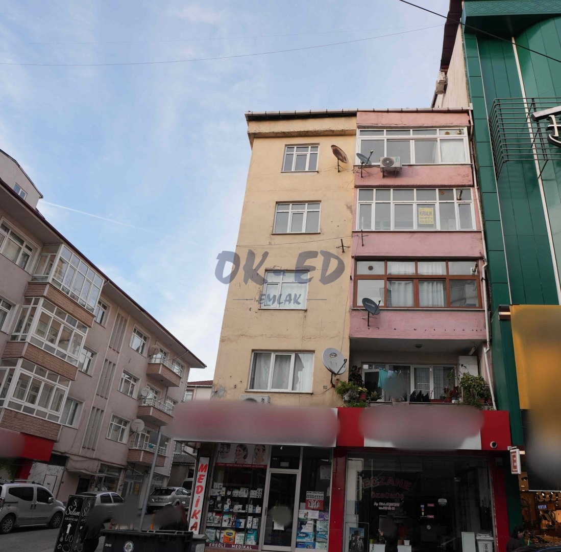 Bağlık Mahallesi İşlek Cadde Üzerinde Kiralık 2+1 Daire