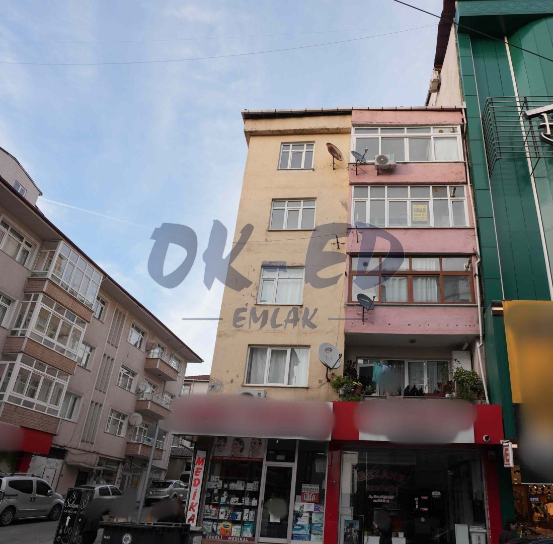 Bağlık Mahallesi İşlek Cadde Üzerinde Kiralık 2+1 Daire