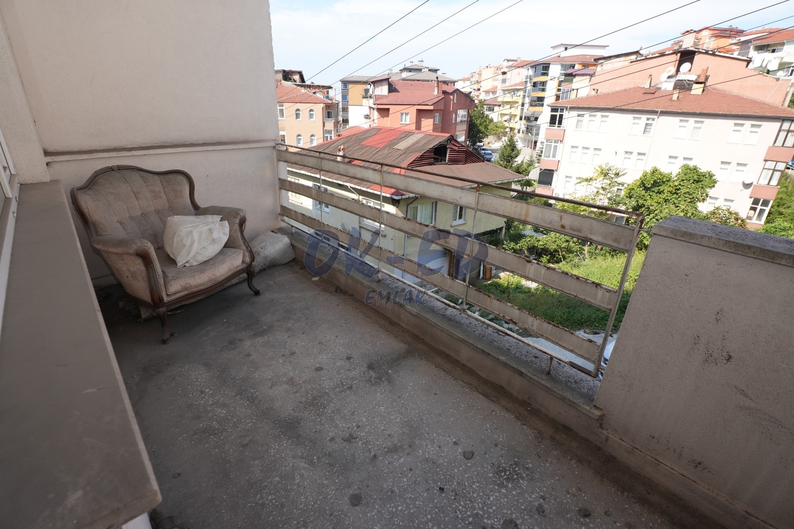 Bağlık Mahallesi Özgürler Sitesinde Satılık 2+1 Daire - 2. Fotoğraf