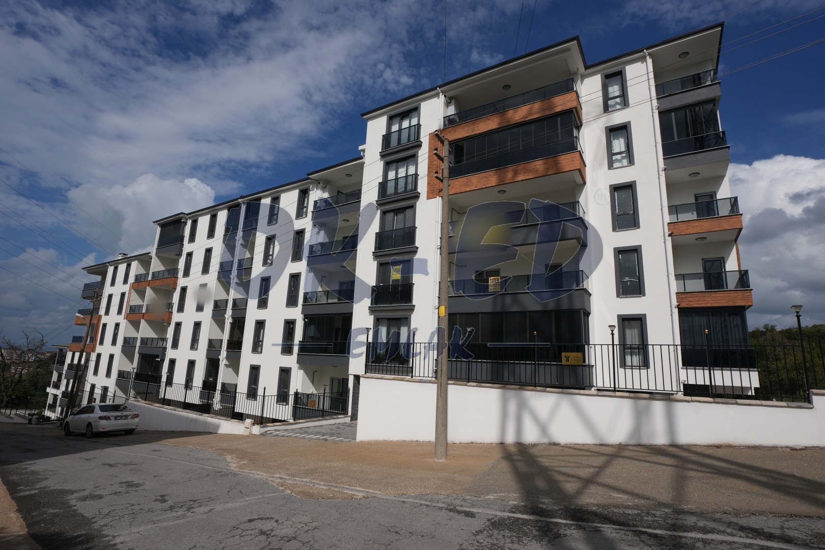 Bağlık Mahallesi Vadi Park Sitesi’nde Satılık 3+1 Daire