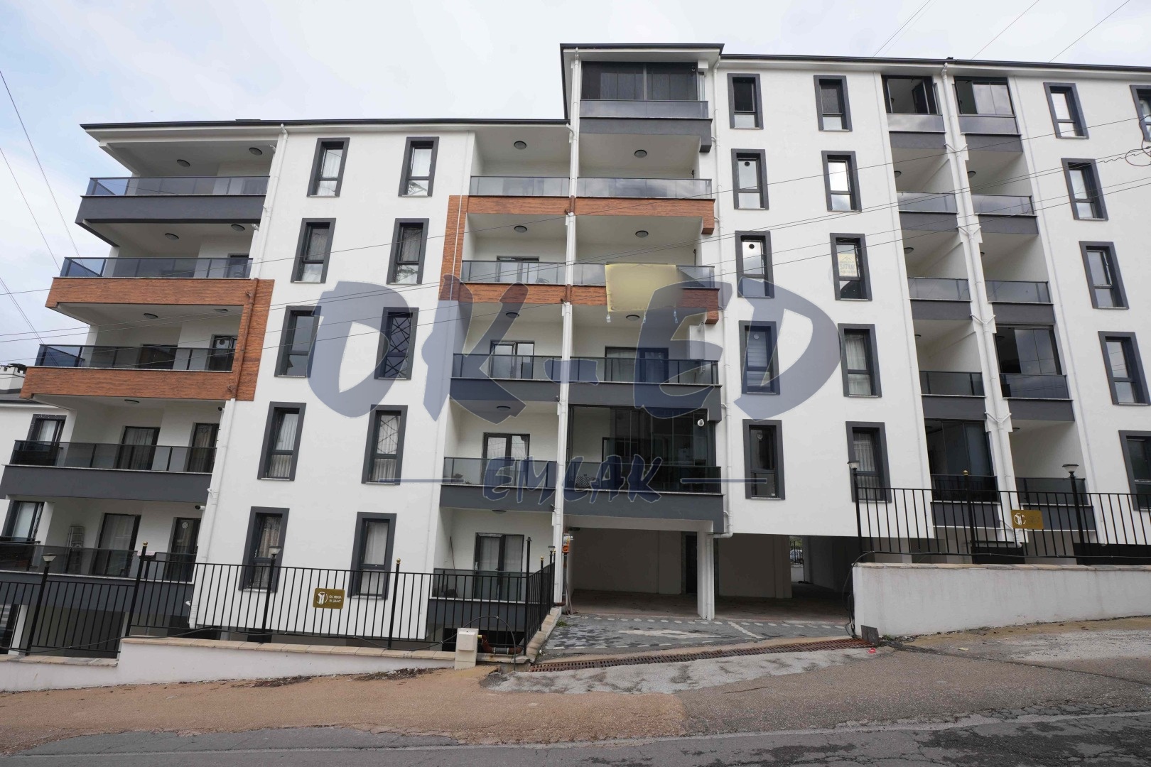 Bağlık Mahallesi Vadi Park Sitesi’nde Satılık 3+1 Daire