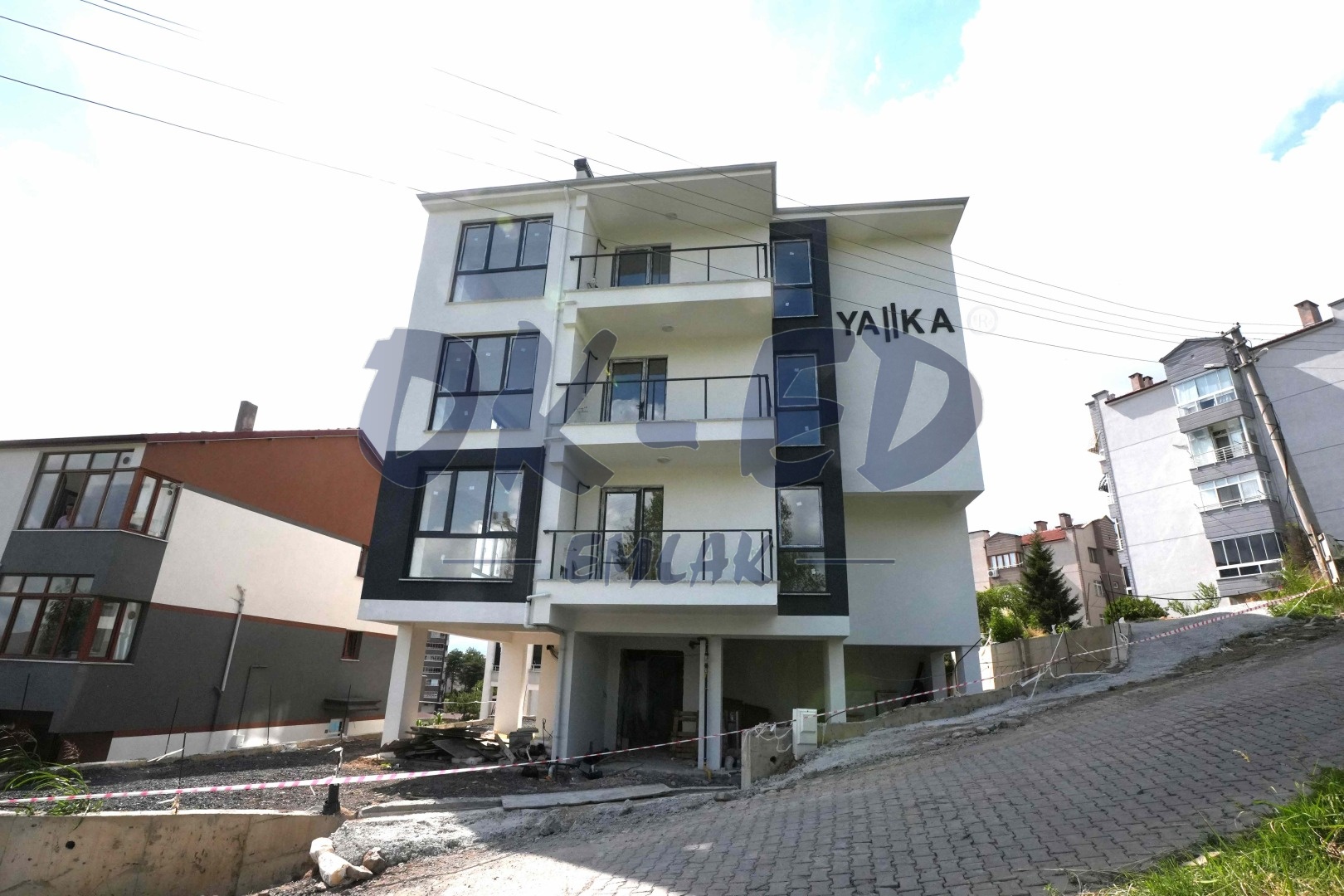 Bağlık Mahallesinde Satılık 1+1 Sıfır Daire