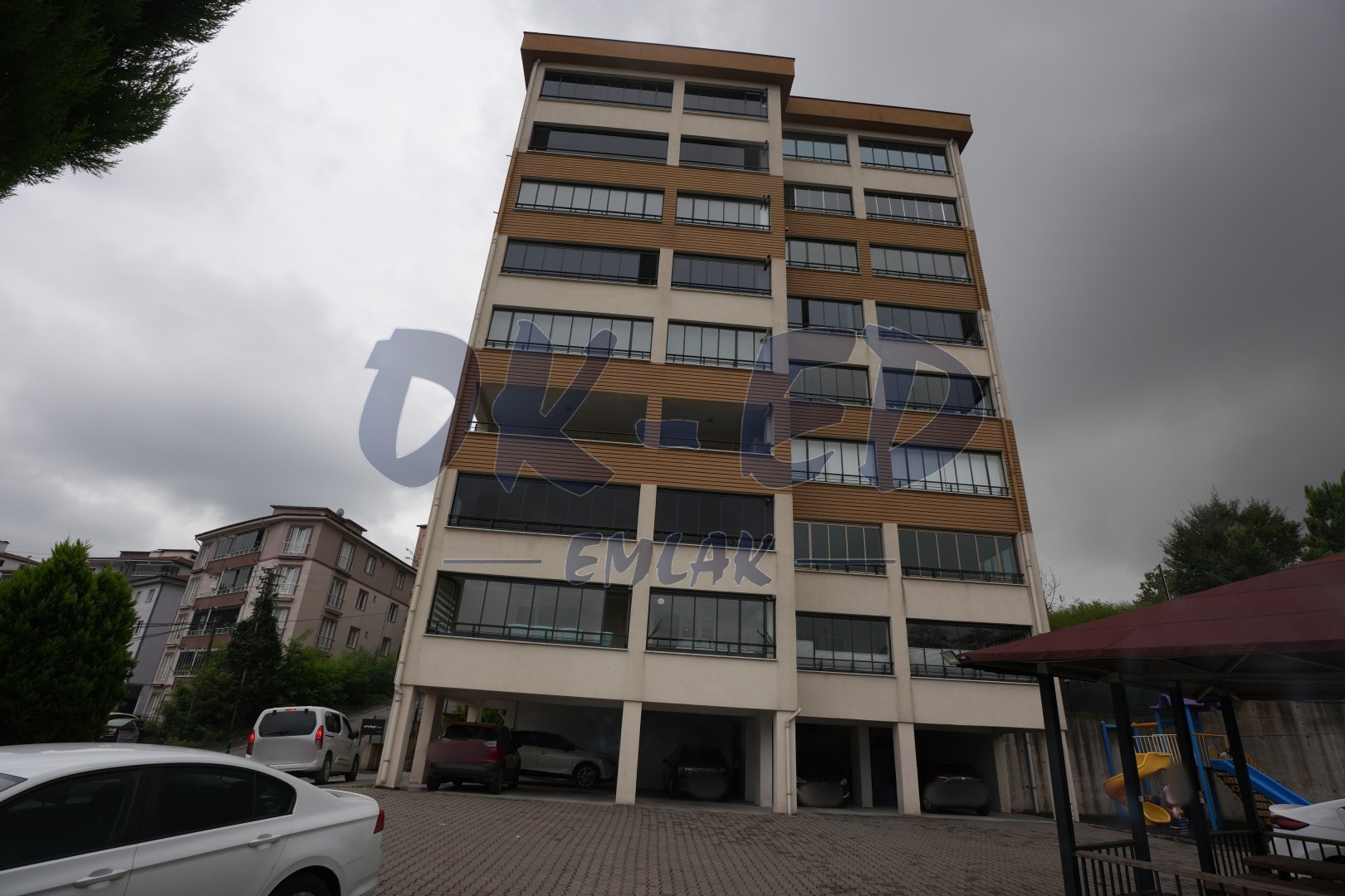 Elmatepe Mahallesinde Satılık 3+1 Daire