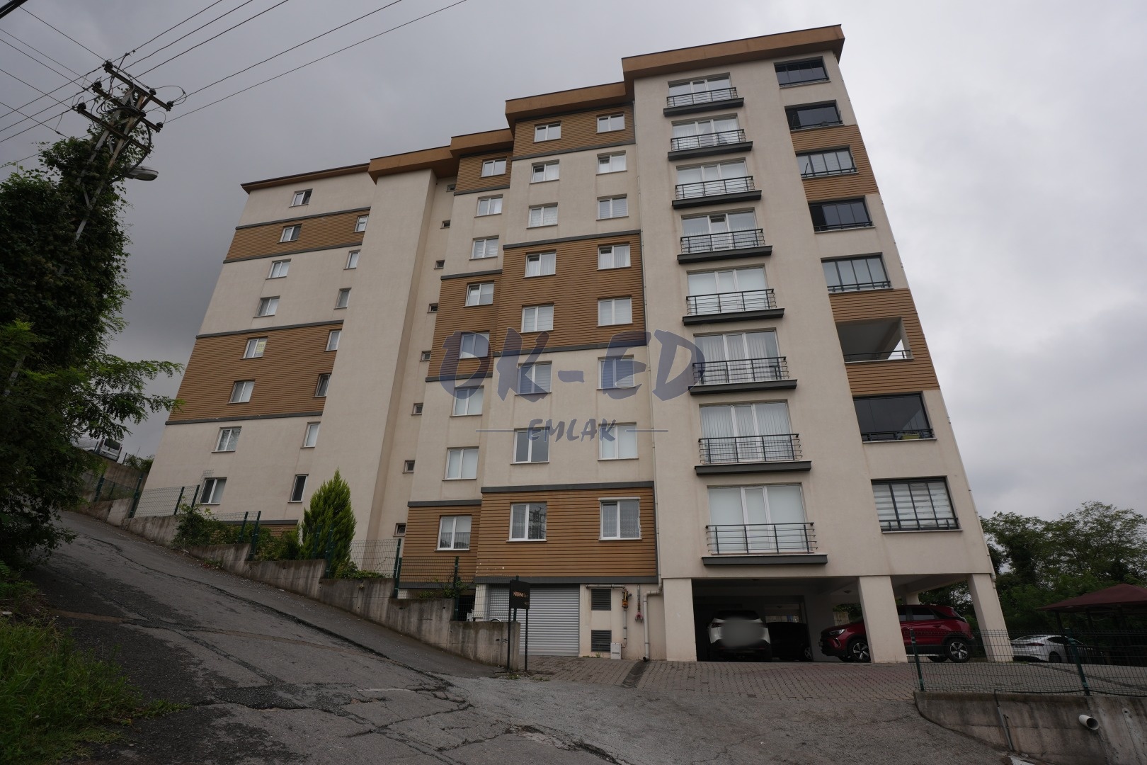 Elmatepe Mahallesinde Satılık 3+1 Daire - 2. Fotoğraf