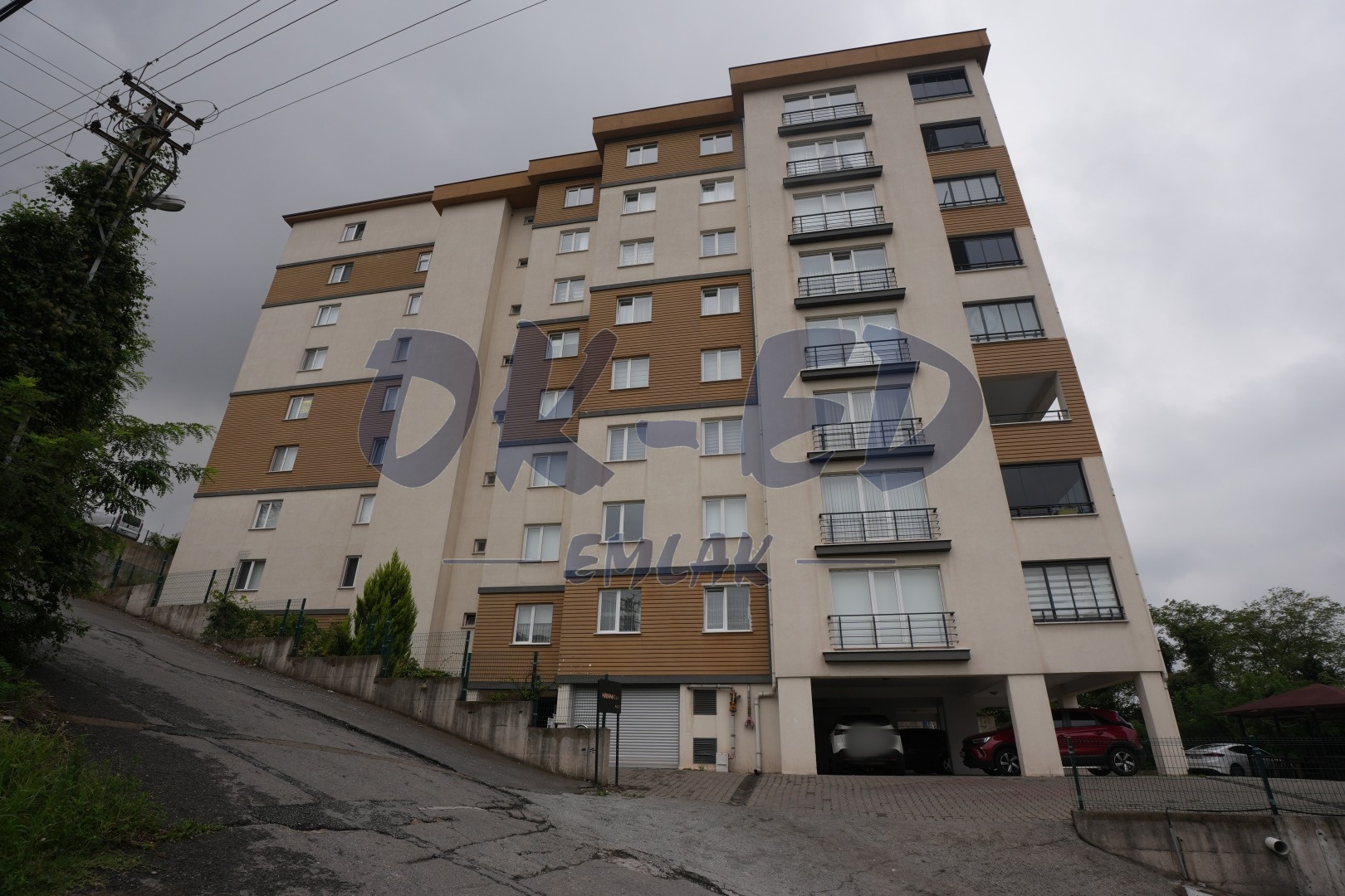 Elmatepe Mahallesinde Satılık 3+1 Daire - 2. Fotoğraf