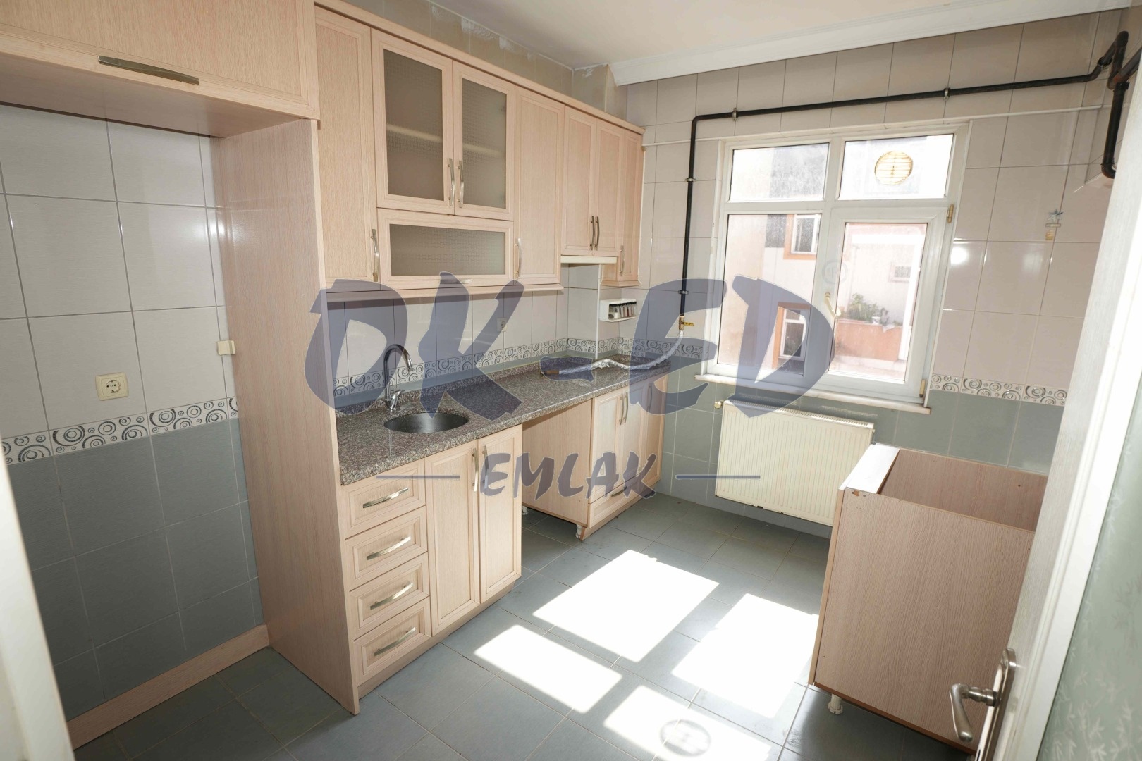 Müftü Mahallesi Göztepe Mevkiinde  Kiralık 3+1 Daire - 3. Fotoğraf