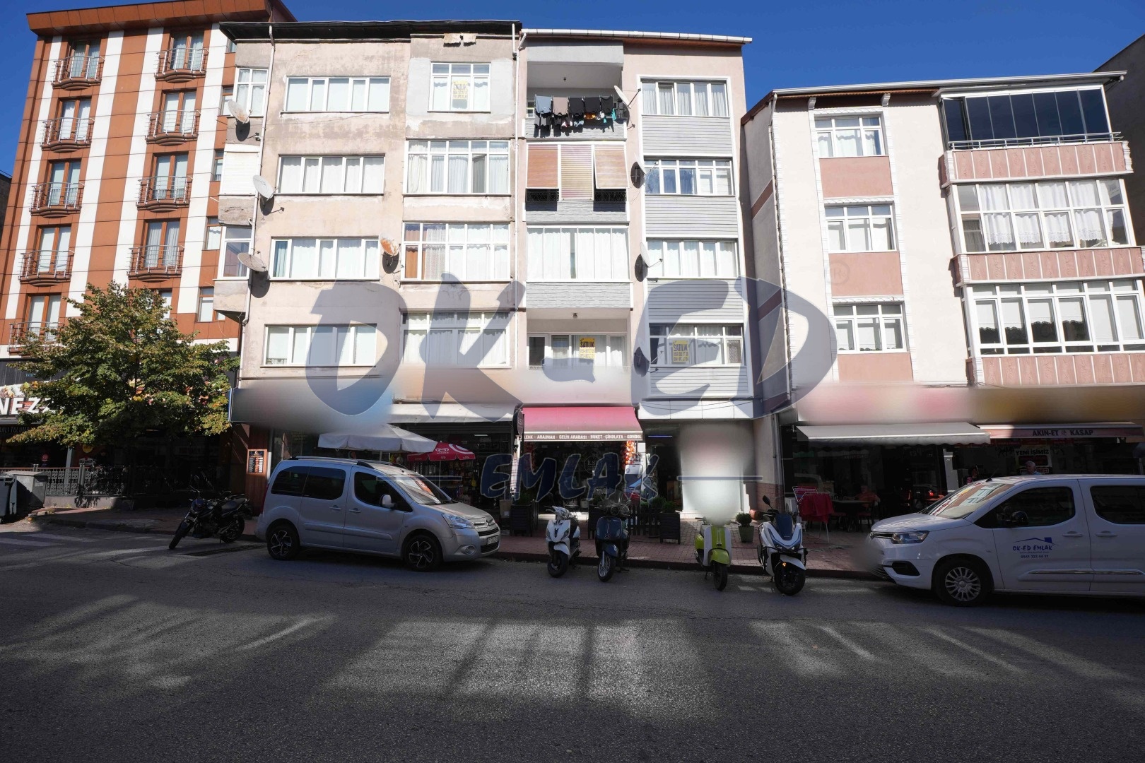 İstanbul Yol Ayrımında Satılık 2+1 Daire