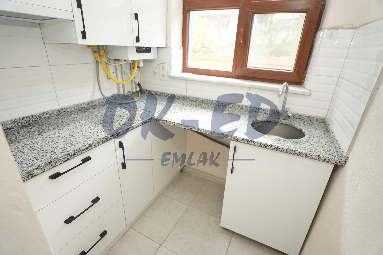 Kavaklık Mahallesinde Kiralık 1+1 Daire - 3. Fotoğraf