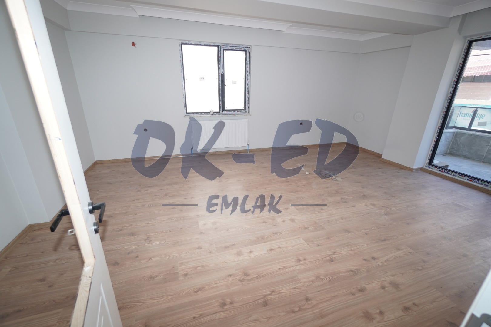 Akarca Mahallesinde Satılık, Merkezi Konumda 2+1 Daire - 2. Fotoğraf