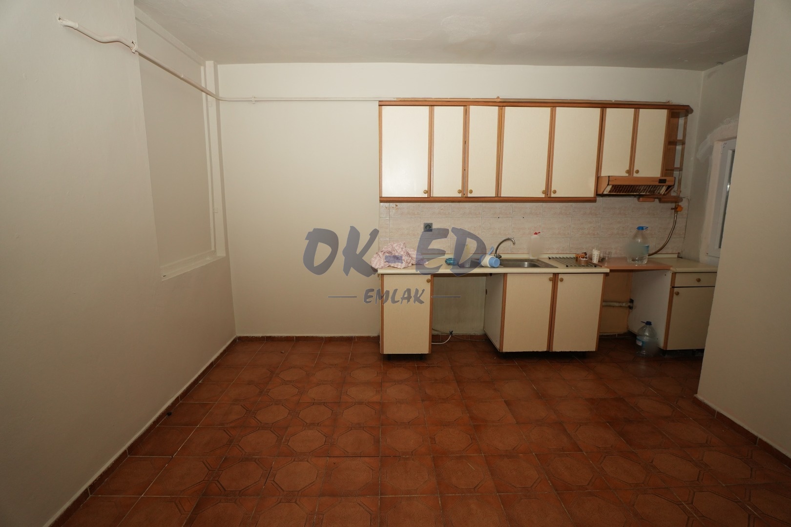 Bağlık Mahallesi Erdemir Caddesinde Kiralık 3+1 Daire - 3. Fotoğraf