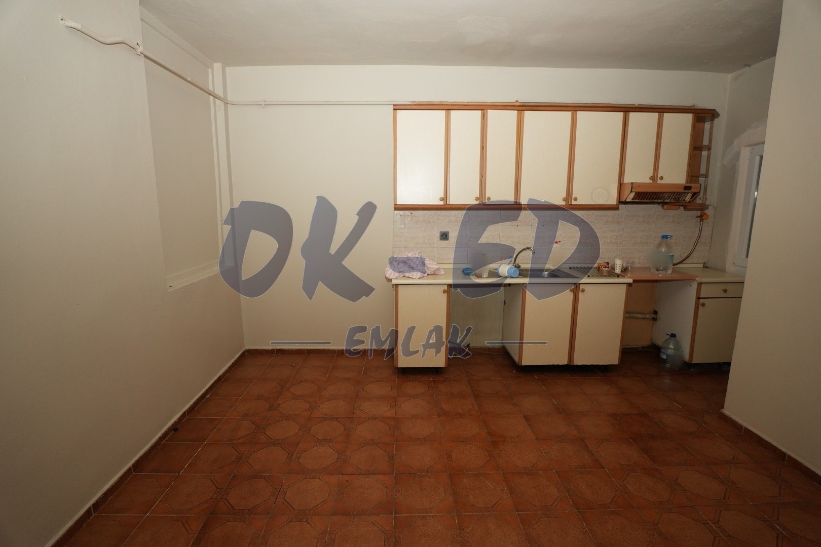 Bağlık Mahallesi Erdemir Caddesinde Kiralık 3+1 Daire - 3. Fotoğraf
