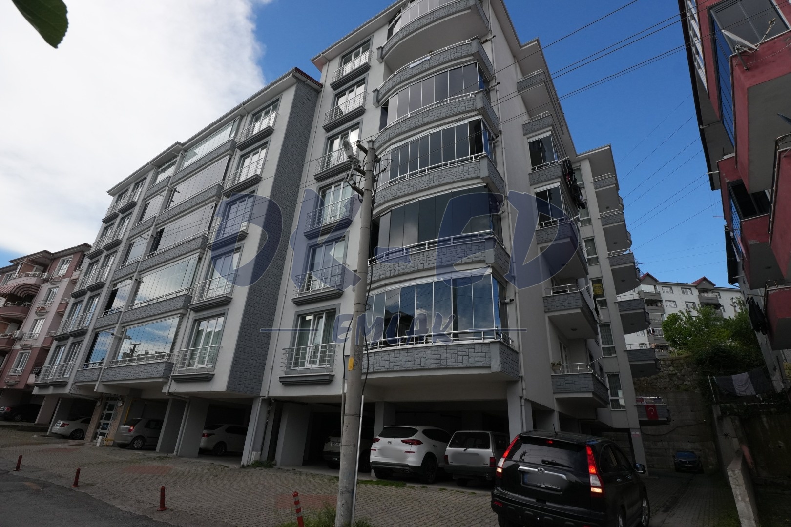 Bağlık Mahallesinde Satılık 3+1 Daire