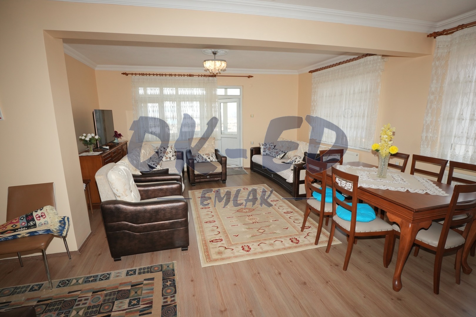 Gülüç Mahallesinde Deniz Manzaralı Satılık 2+1 Daire - 2. Fotoğraf
