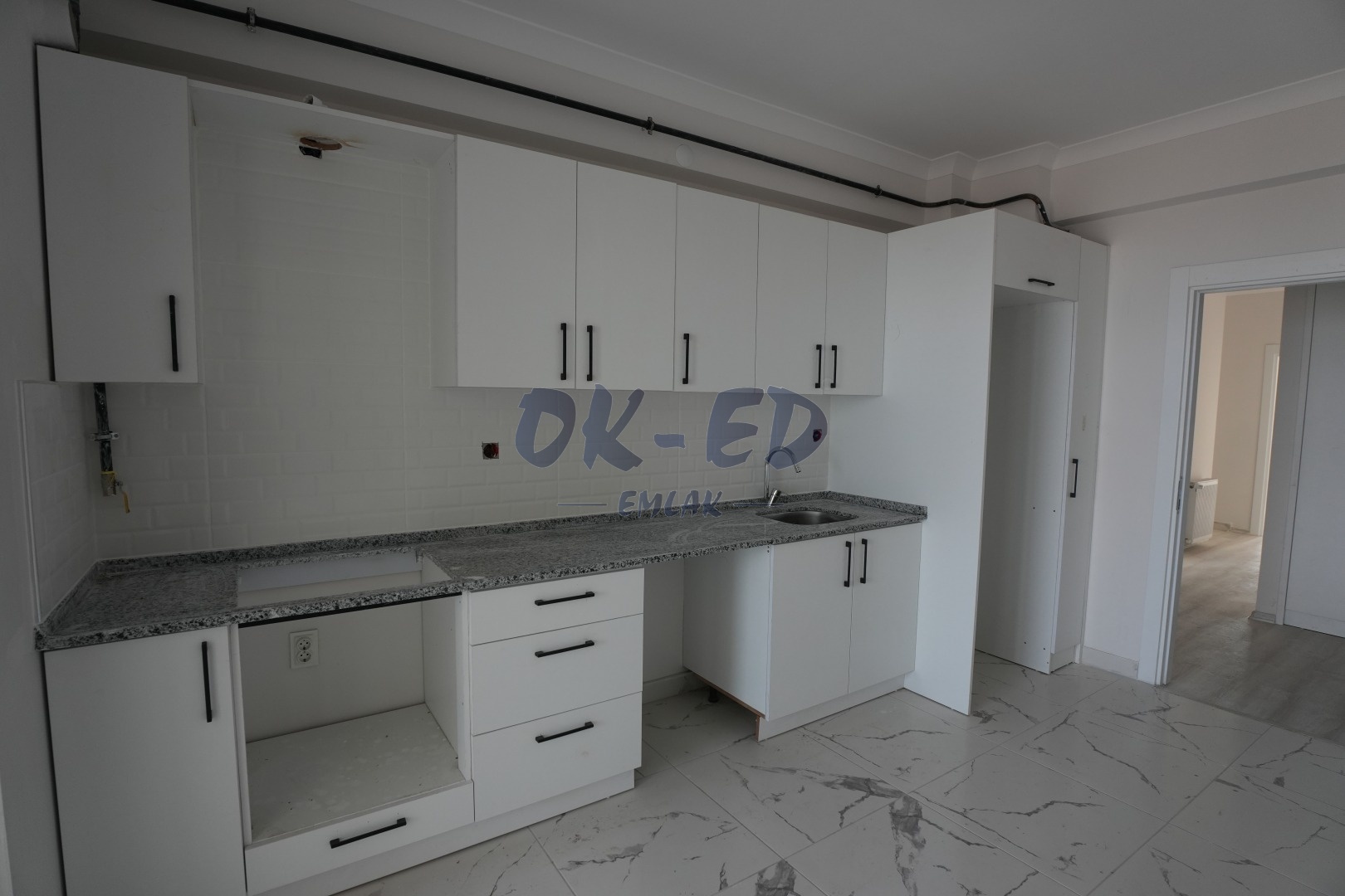 Gülüç Mahallesinde Site İçi Satılık 3+1 Daire - 3. Fotoğraf