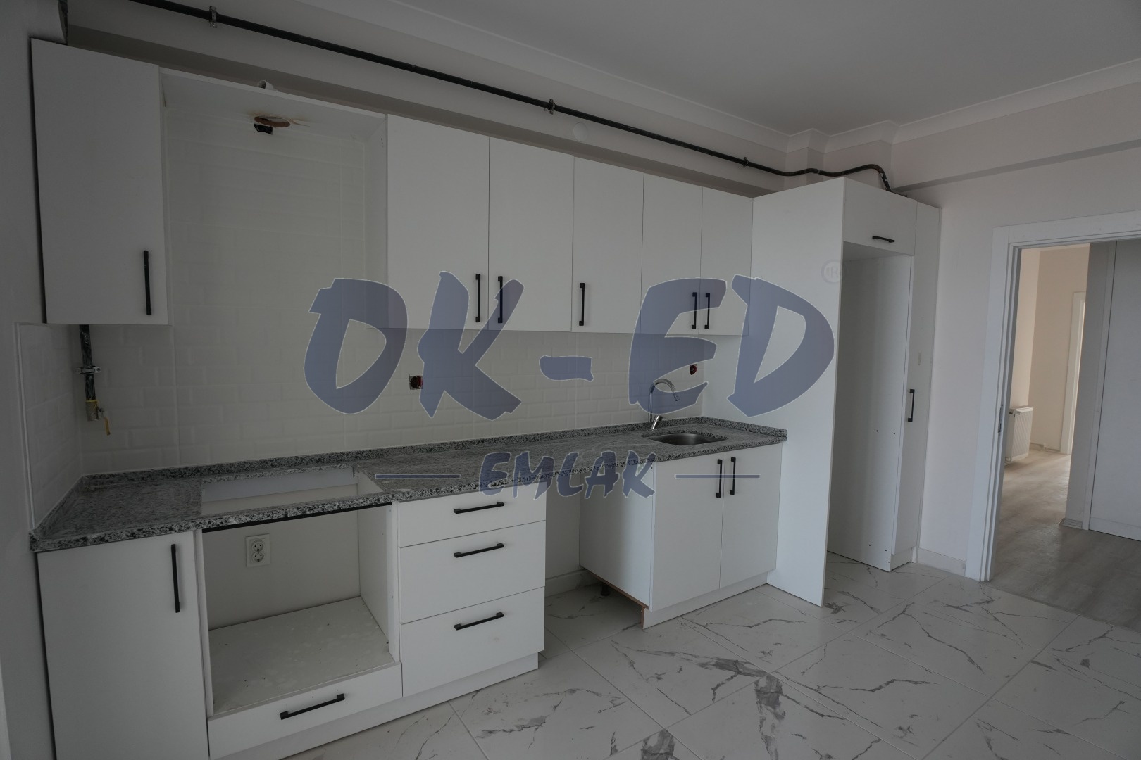 Gülüç Mahallesinde Site İçi Satılık 3+1 Daire - 3. Fotoğraf