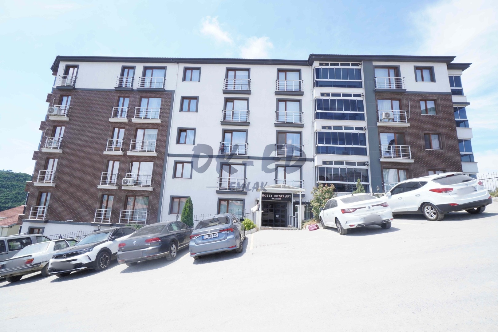 Kırmacı Mahallesinde Deniz Manzaralı Satılık 3+1 Daire