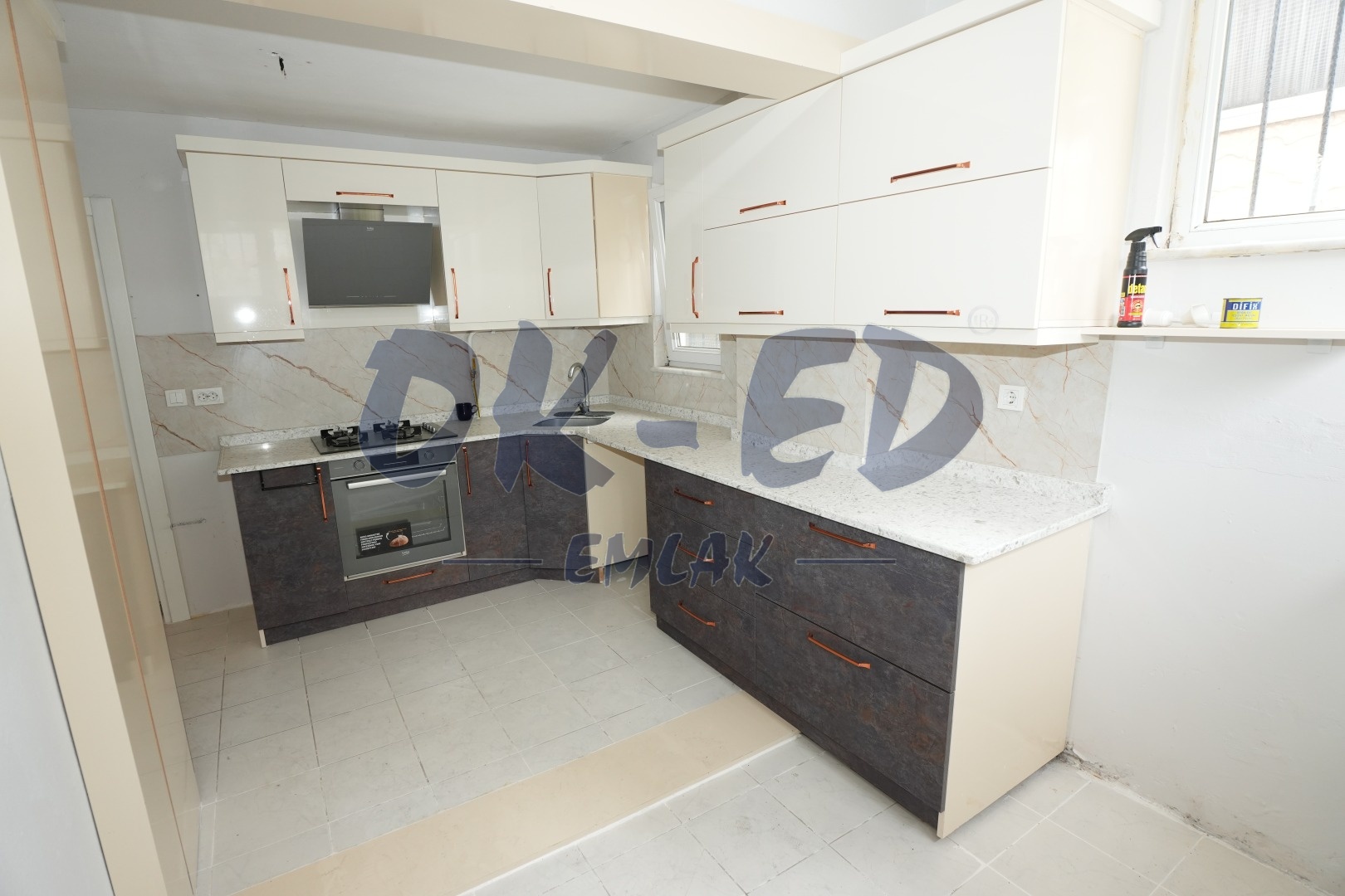Süleymanlar Mahallesinde Deniz Manzaralı Ters Dubleks Daire - 5. Fotoğraf