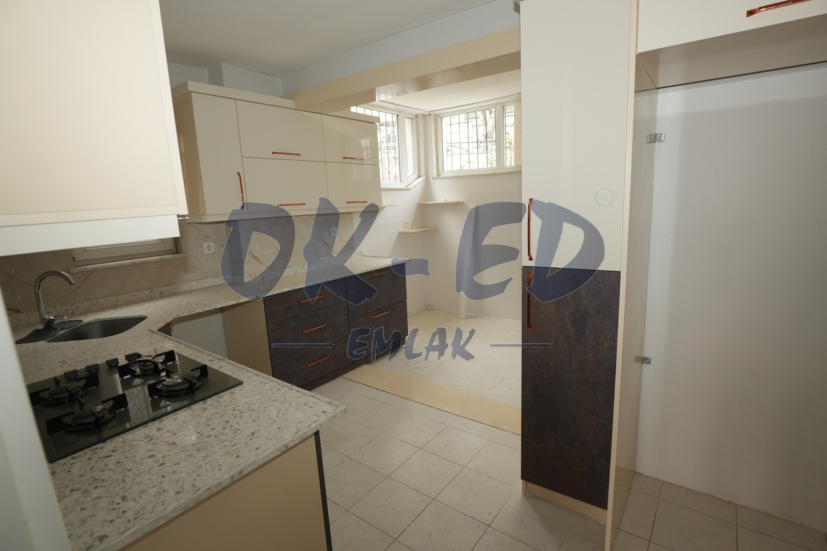 Süleymanlar Mahallesinde Deniz Manzaralı Ters Dubleks Daire - 6. Fotoğraf