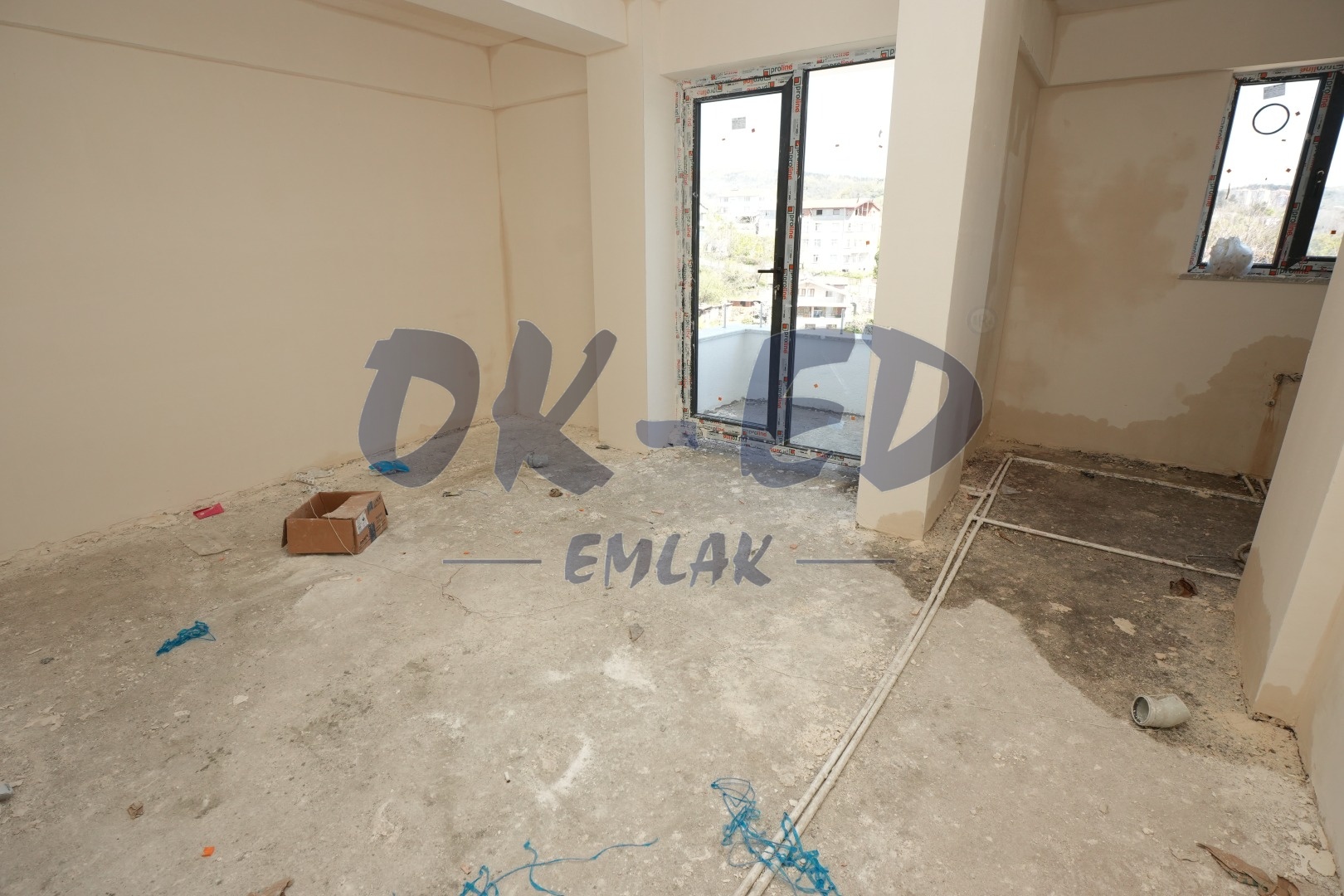 Uzunmehmet Mahallesinde Satılık 1+1 Daireler - 2. Fotoğraf