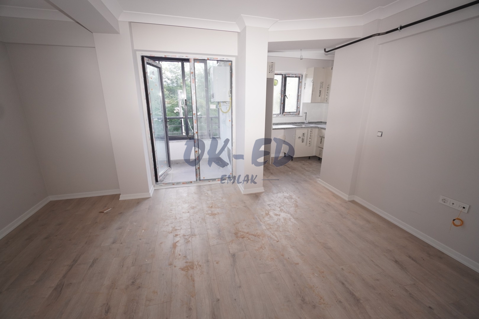 Uzunmehmet Mahallesinde Satılık 1+1 Daireler - 2. Fotoğraf