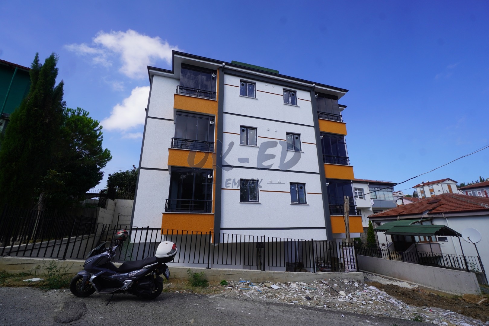 Uzunmehmet Mahallesinde Satılık 1+1 Daireler