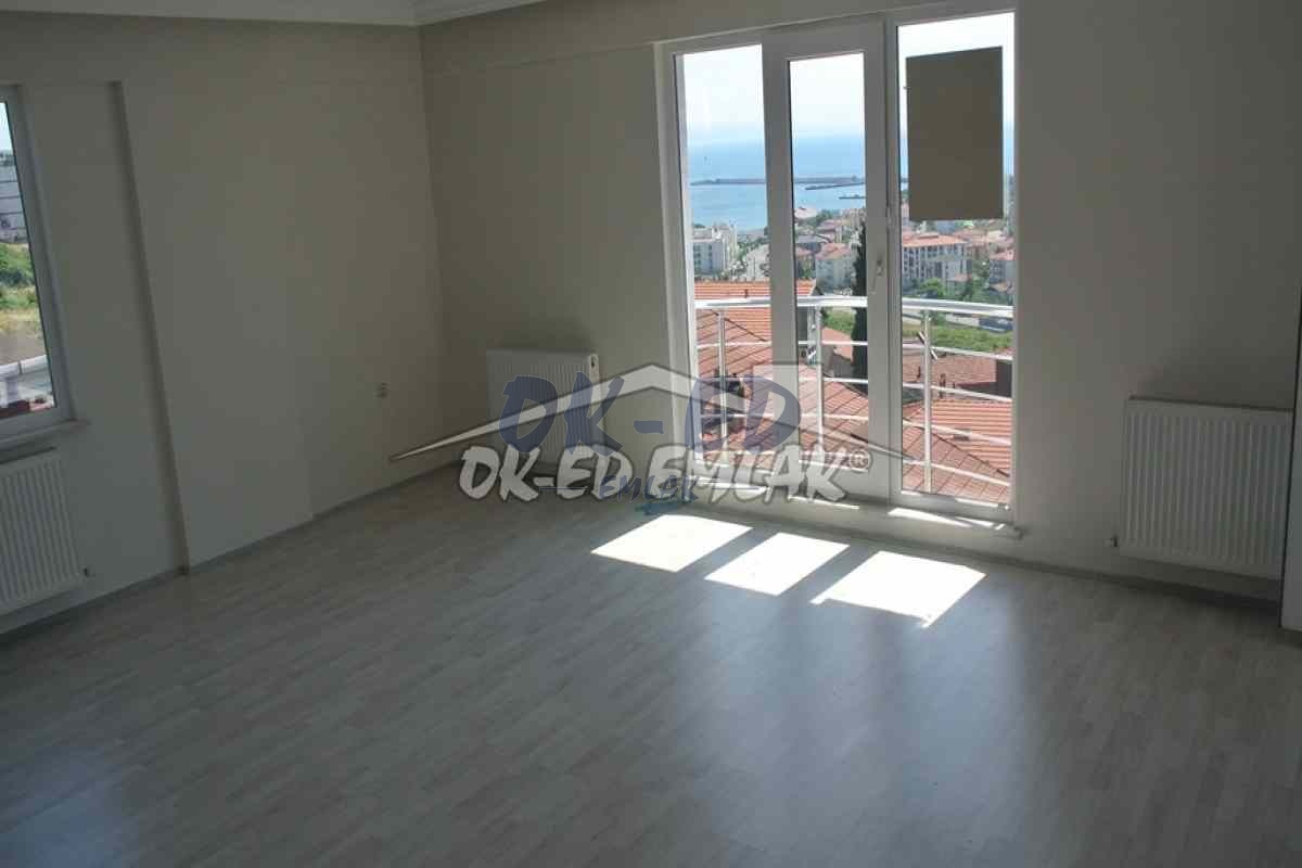 Uzunmehmet Mahallesinde Satılık Deniz Manzaralı Dubleks Daire - 2. Fotoğraf