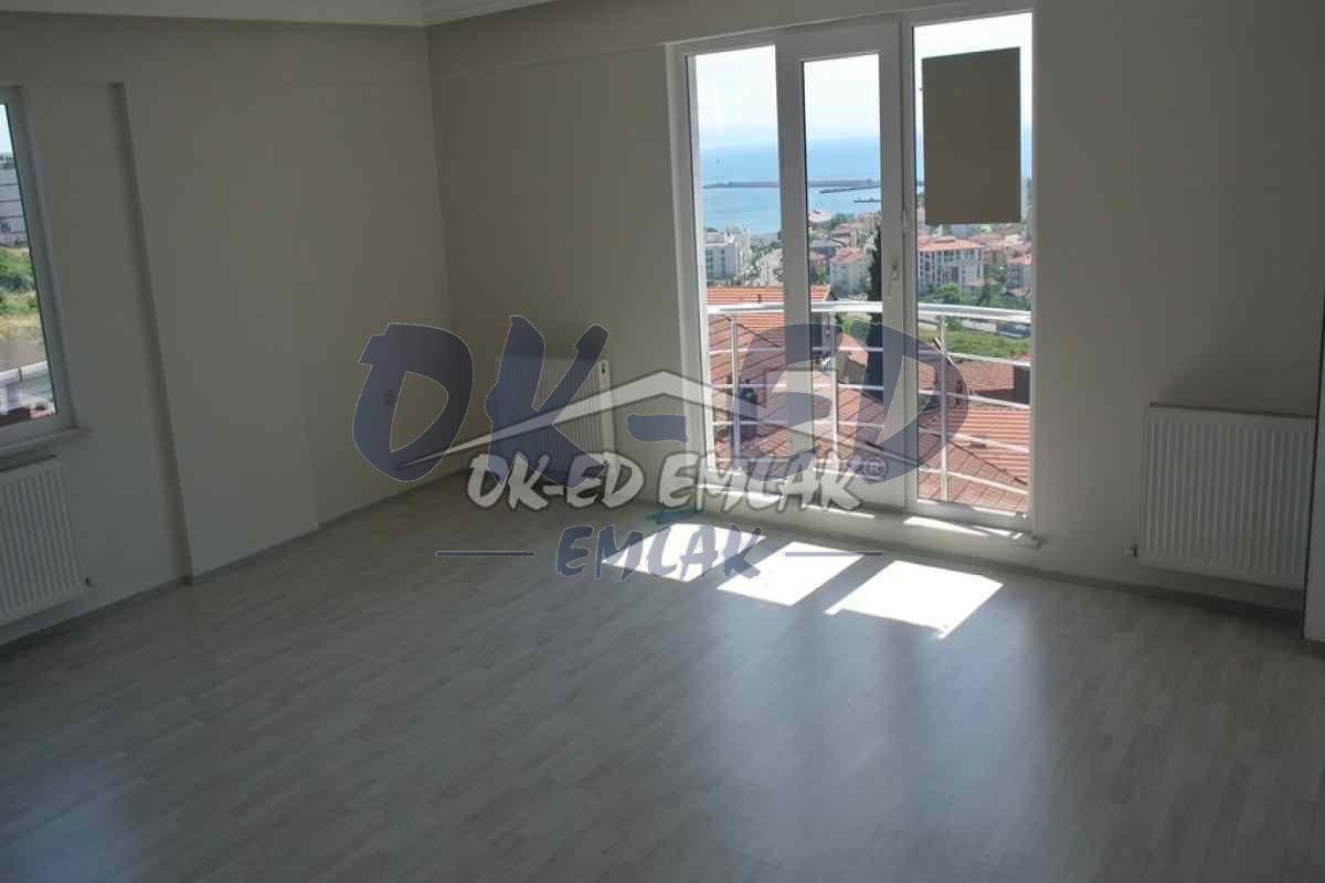 Uzunmehmet Mahallesinde Satılık Deniz Manzaralı Dubleks Daire - 2. Fotoğraf