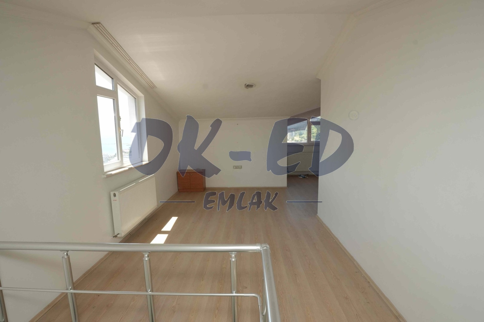 Uzunmehmet Mahallesinde Satılık Deniz Manzaralı Dubleks Daire - 9. Fotoğraf