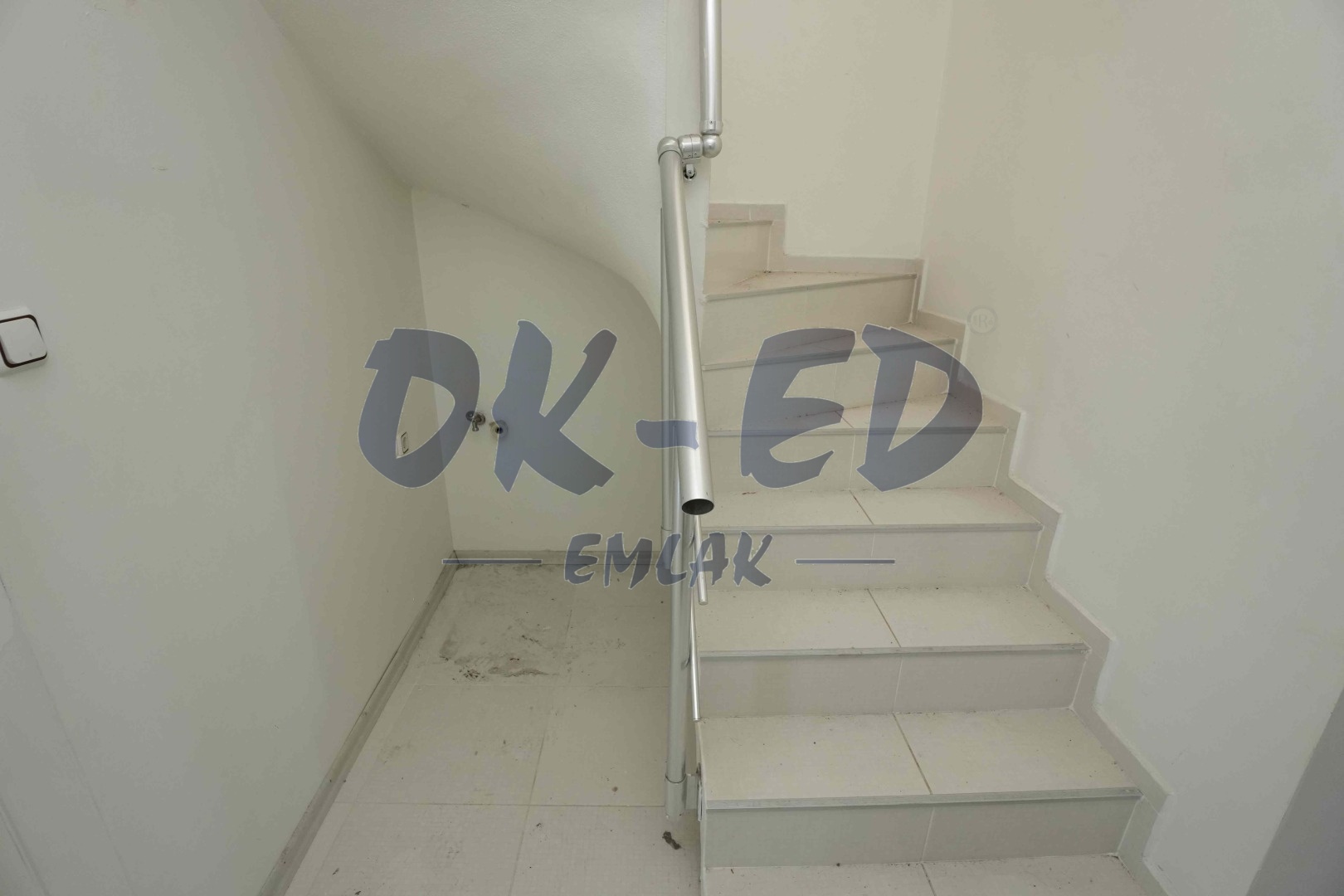 Uzunmehmet Mahallesinde Satılık Deniz Manzaralı Dubleks Daire - 8. Fotoğraf