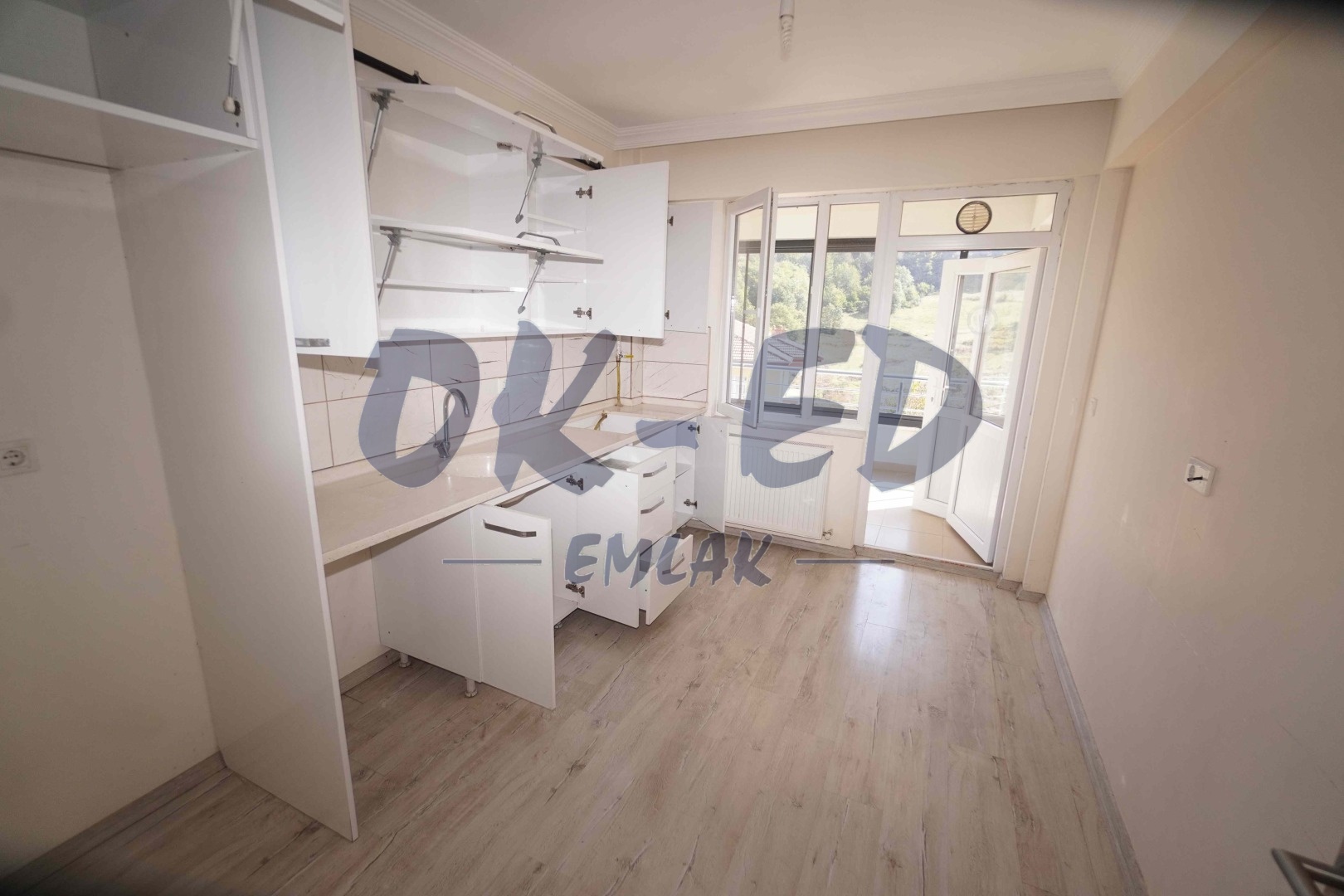 Kepez Dağevlerinde Kiralık 3+1 Daire - 3. Fotoğraf