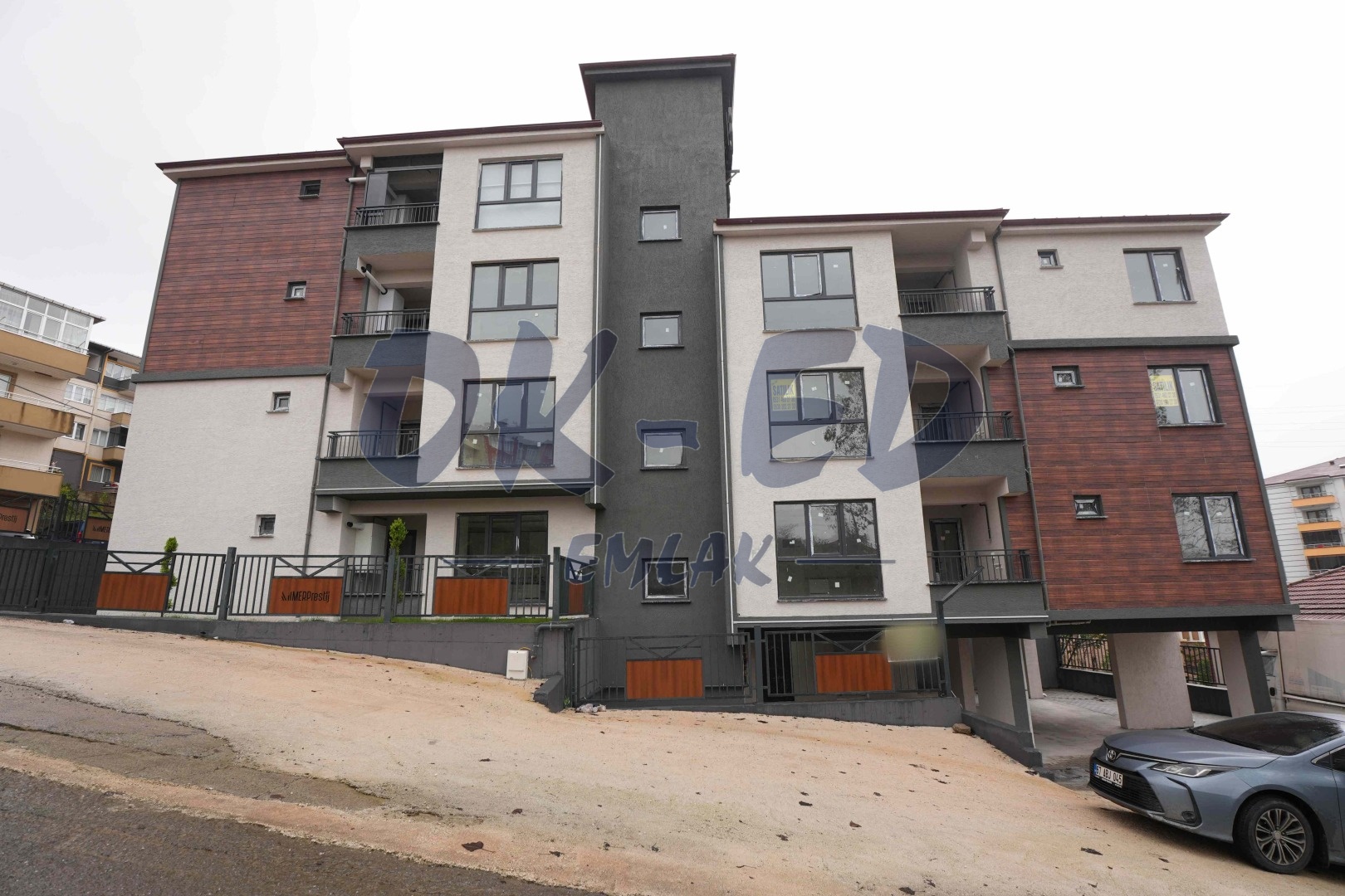 Kepez Dağevlerinde Satılık 1+1 Sıfır Daire