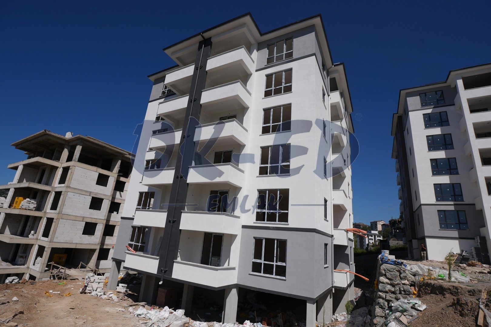 Kepez Mahallesi Mavişehirde Site içerisinde Sıfır 1+1 Daire
