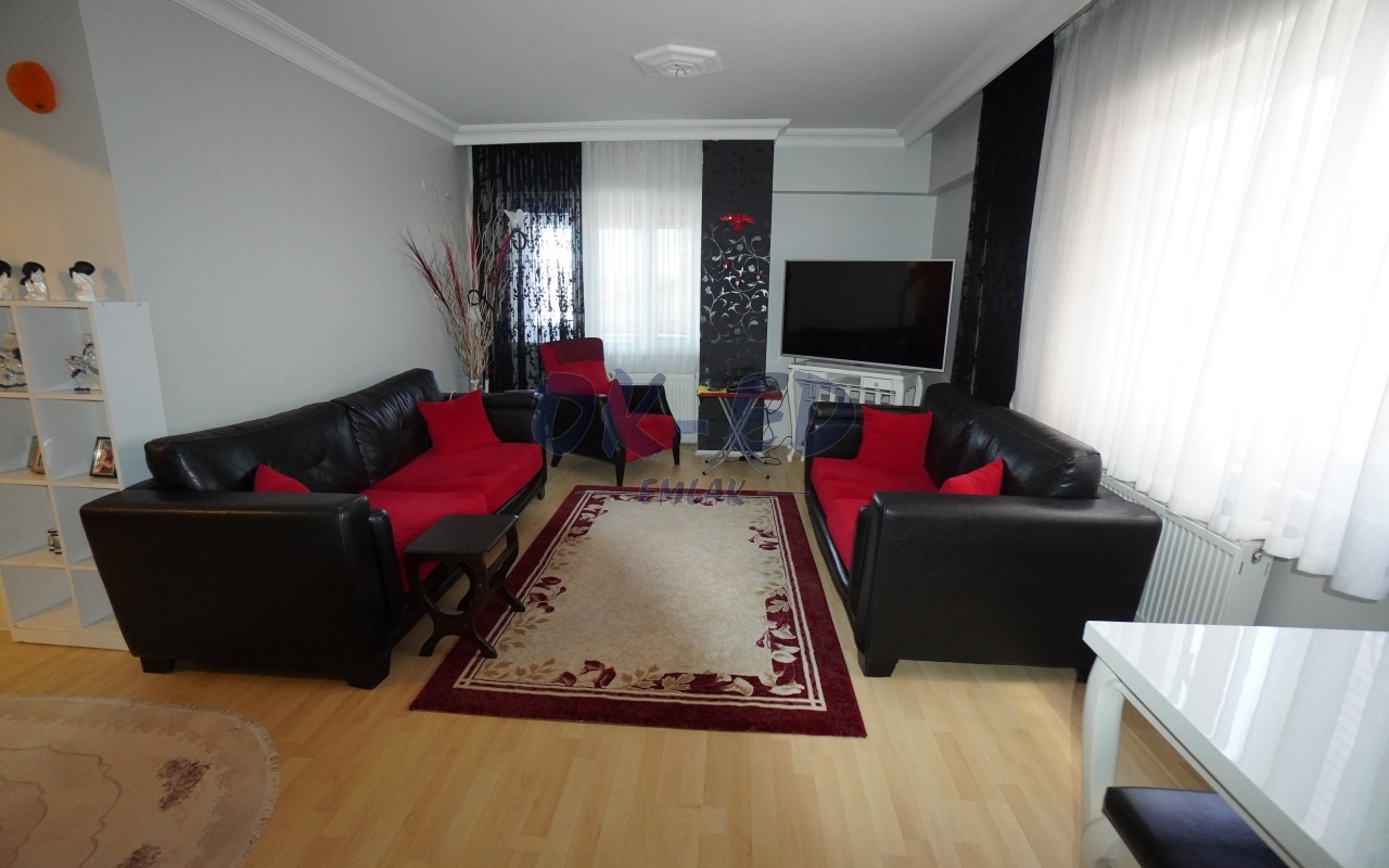 Kirmanlı Mahallesi Şehir Merkezinde Kiralık 3+1 Daire - 2. Fotoğraf