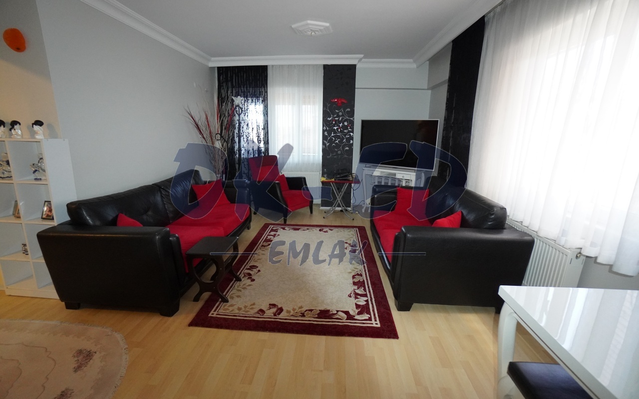 Kirmanlı Mahallesi Şehir Merkezinde Kiralık 3+1 Daire - 2. Fotoğraf