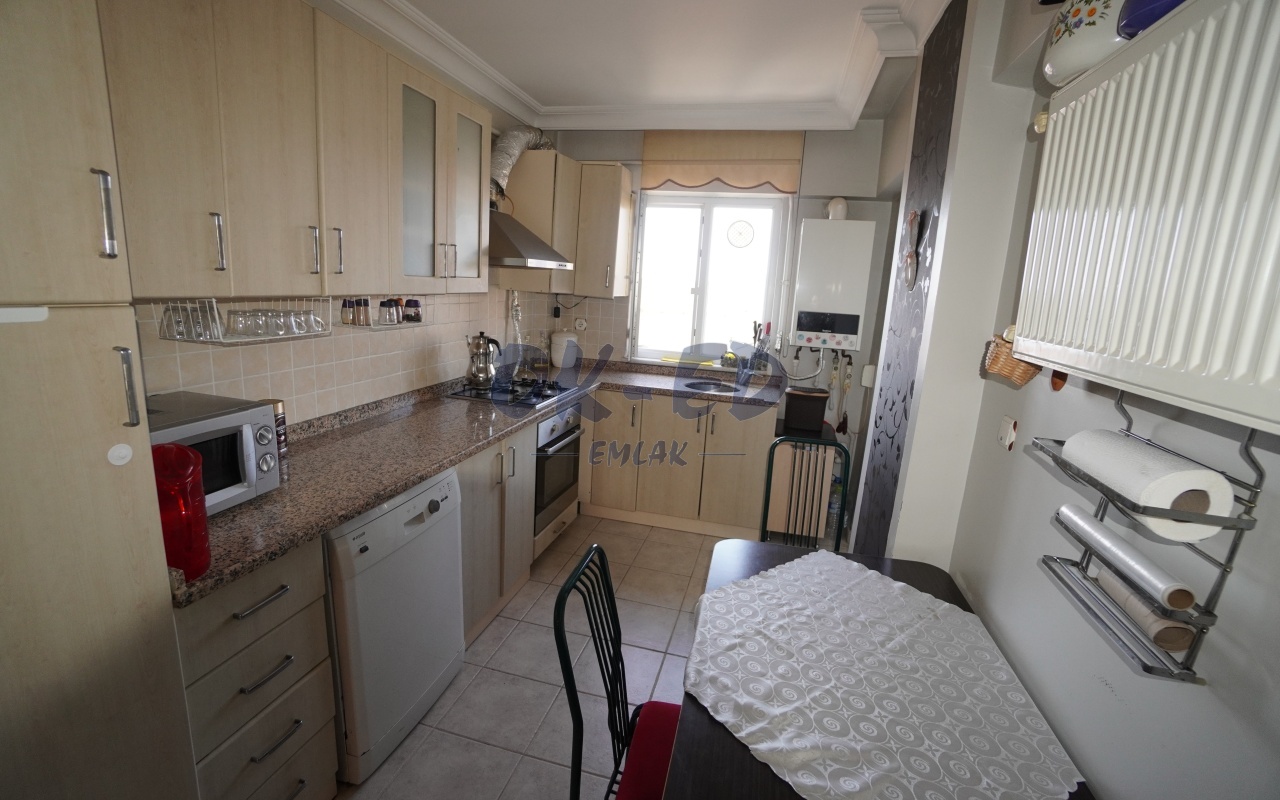 Kirmanlı Mahallesi Şehir Merkezinde Kiralık 3+1 Daire - 4. Fotoğraf