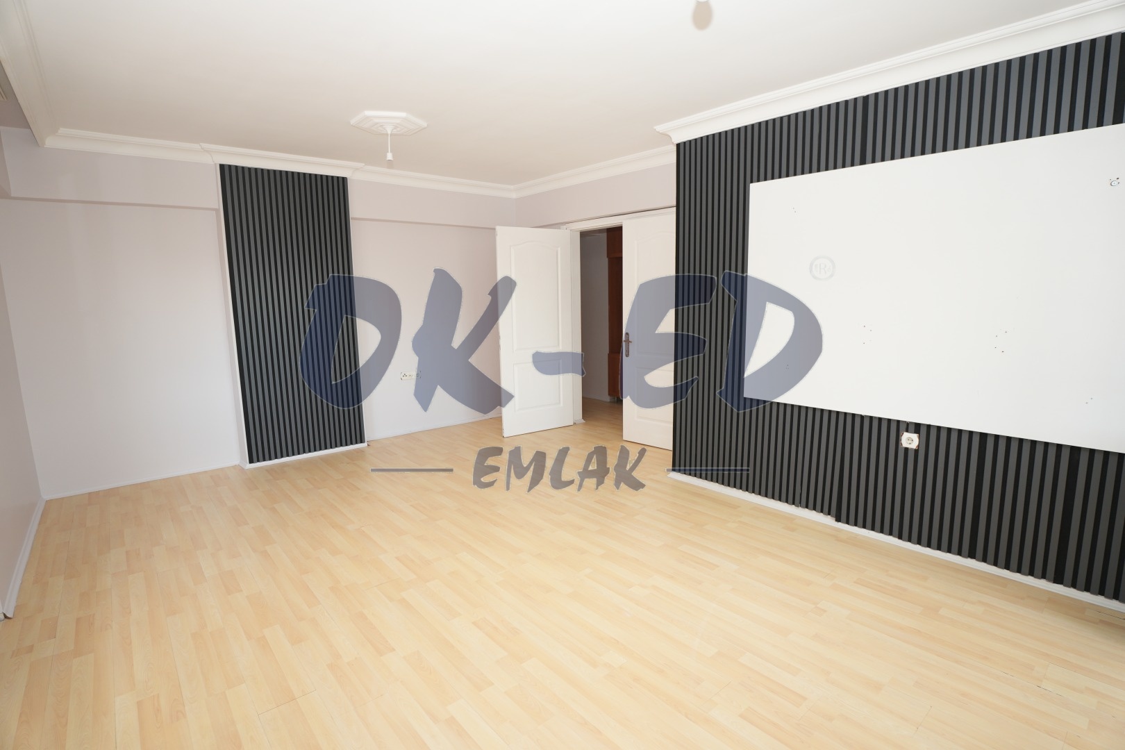 Kirmanlı Mahallesi Şehir Merkezinde Kiralık 3+1 Daire - 3. Fotoğraf
