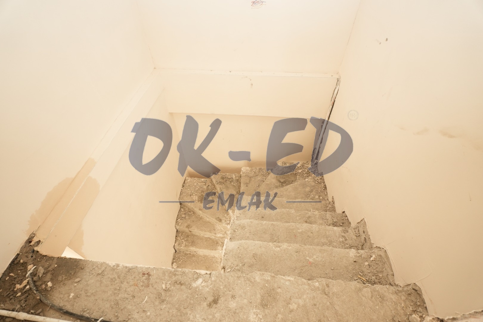 Müftü Mahallesi Erdemir Cadde Üzerinde Satılık 3+1 Dubleks Daire - 5. Fotoğraf