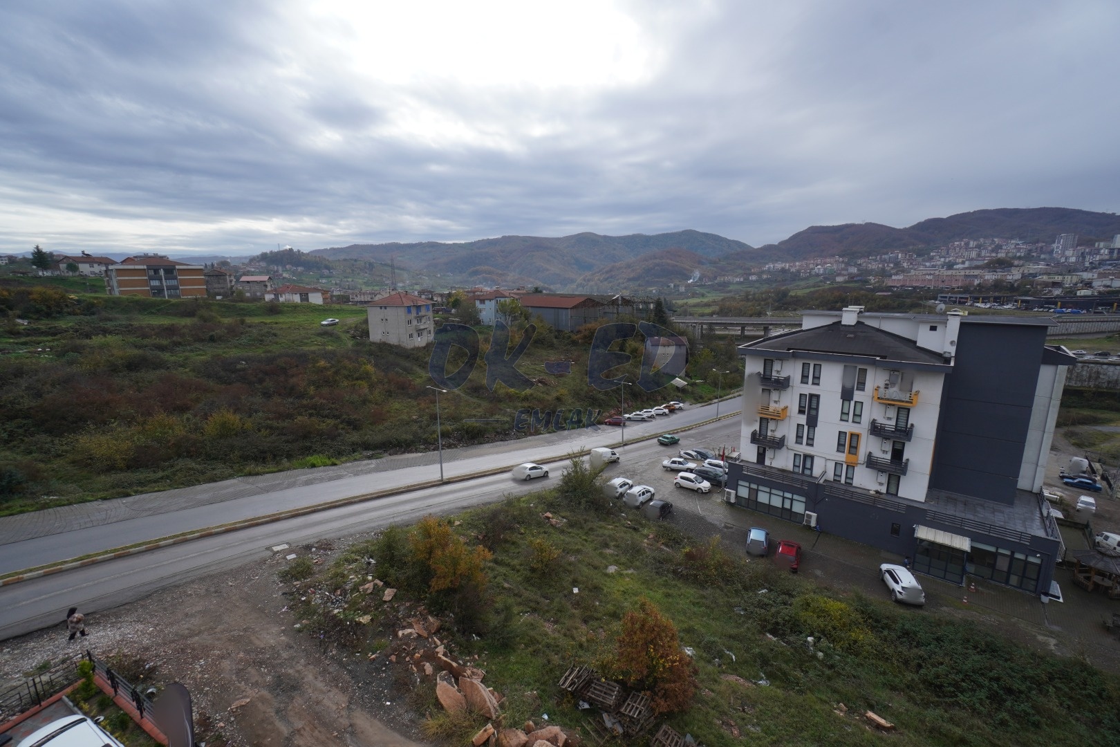 Ömerli Mahallesi Devlet Hastanesi Yolu Üzerinde Satılık 4+1 Daire - 12. Fotoğraf
