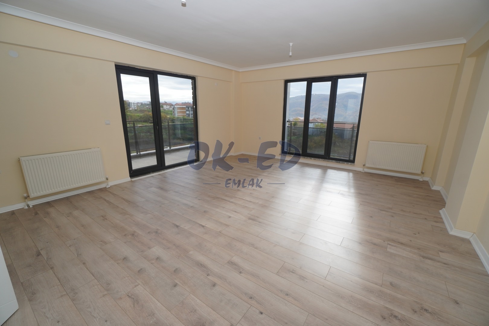 Ömerli Mahallesi Devlet Hastanesi Yolu Üzerinde Satılık 4+1 Daire - 2. Fotoğraf