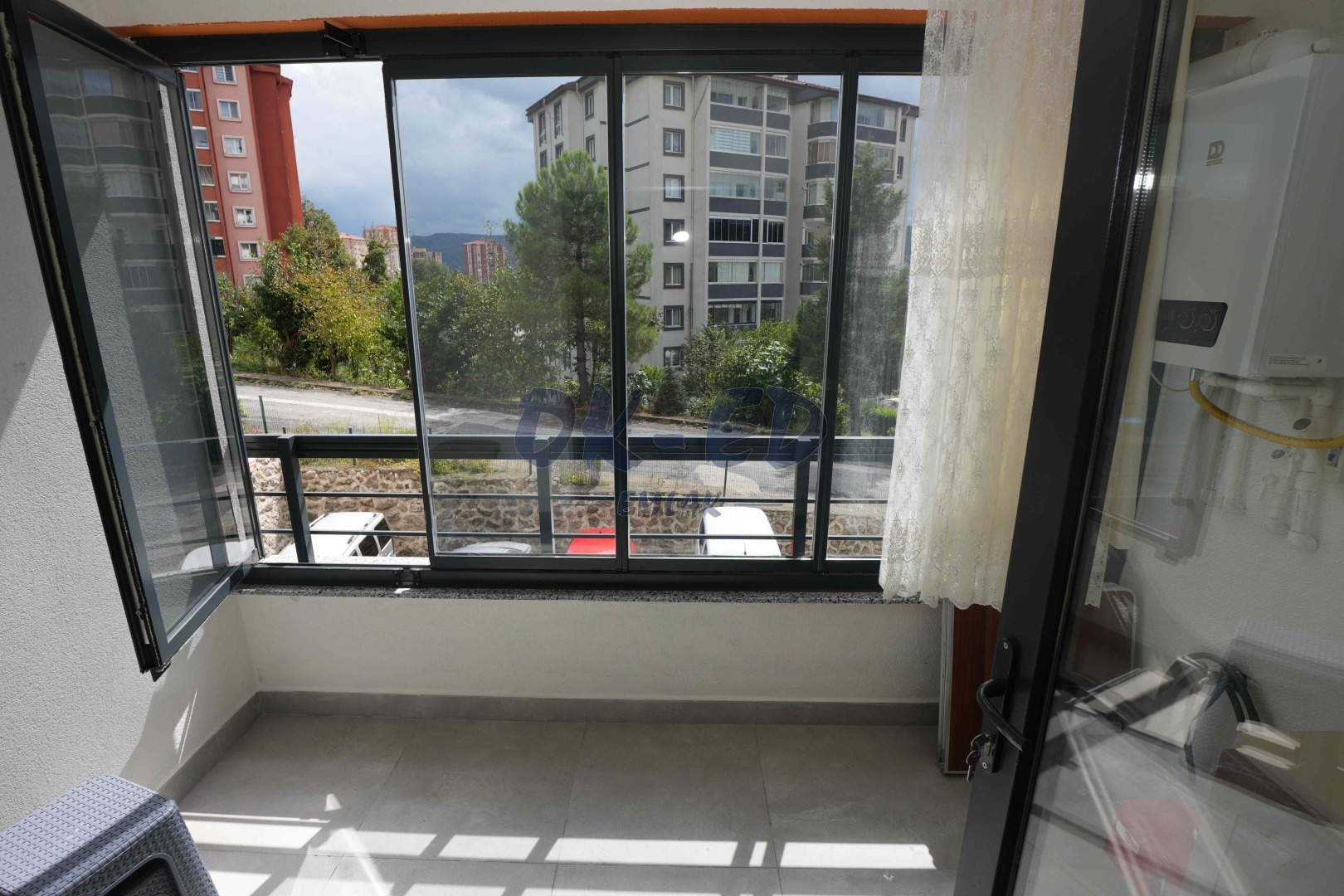 Ömerli Mahallesinde Devlet Hastanesi Yanında Kiralık 2+1 Daire - Thumbnail 9
