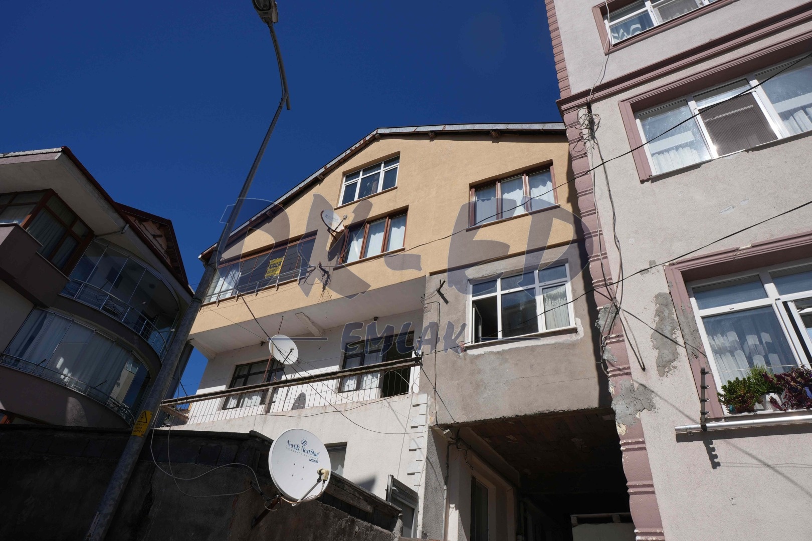 Orhanlar Mahallesinde Müstakil Binada Kiralık Eşyalı 2+2 Daire