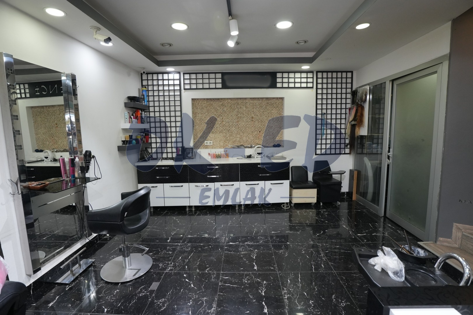 Orhanlar Mahallesinde Satılık Dükkan - 3. Fotoğraf