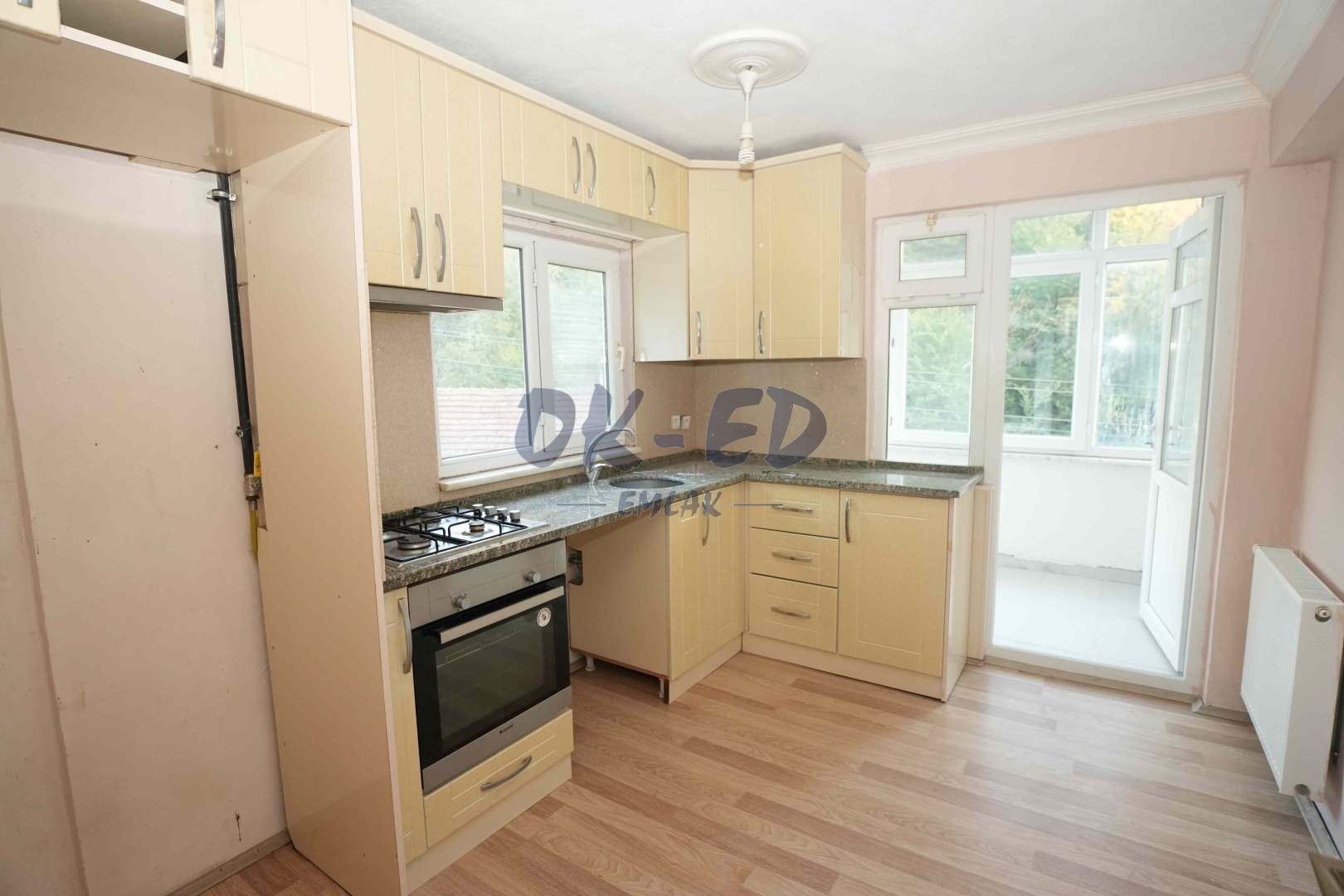 Sarıkokmaz Mahallesinde Kiralık 3+1 Daire - 3. Fotoğraf
