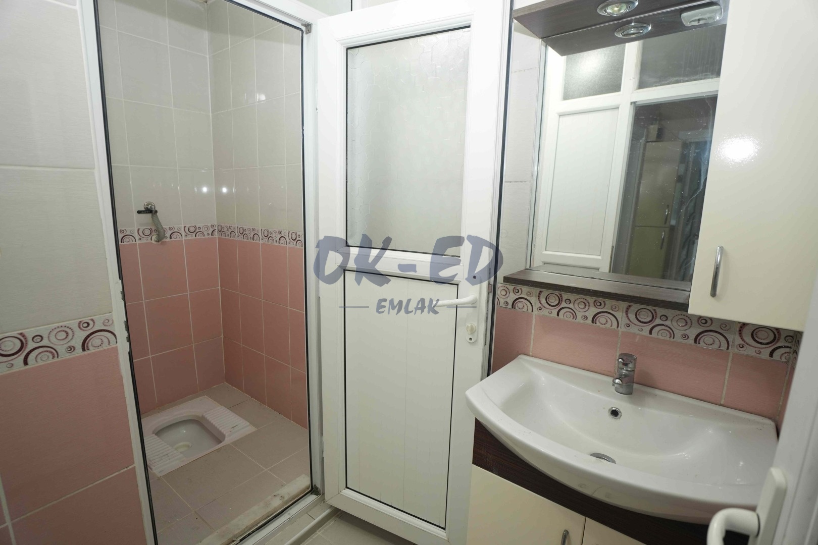 Sarıkokmaz Mahallesinde Kiralık 3+1 Daire - 8. Fotoğraf