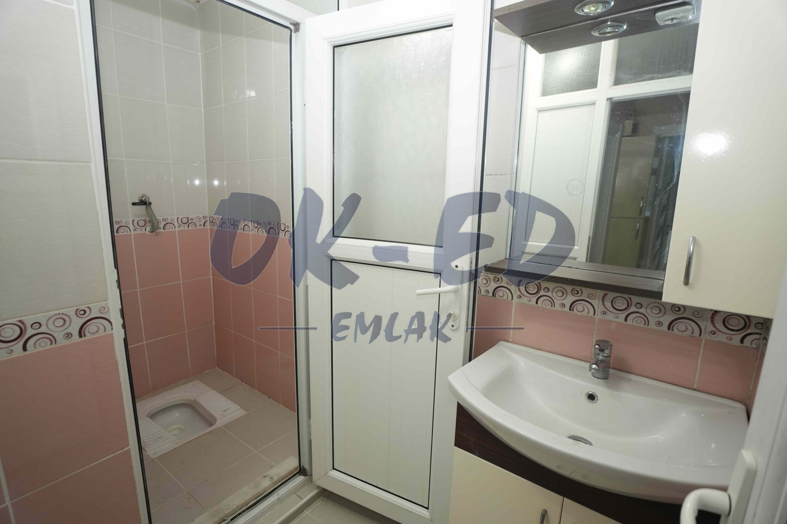 Sarıkokmaz Mahallesinde Kiralık 3+1 Daire - 8. Fotoğraf