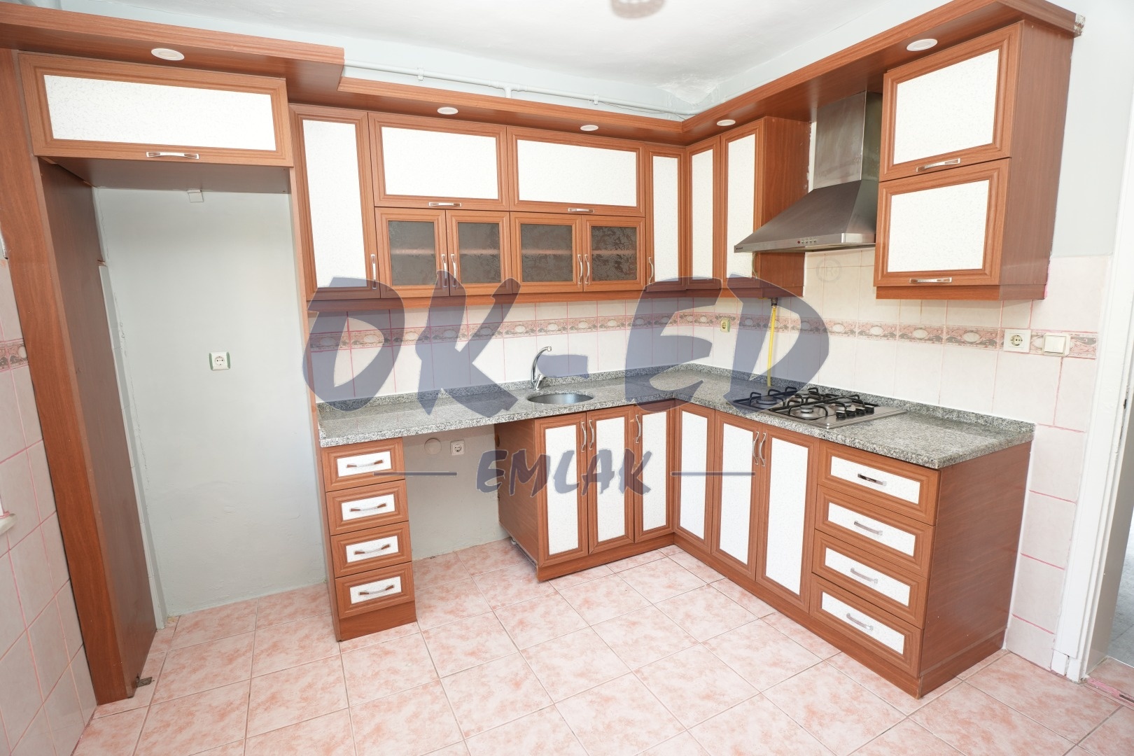 Sarıkorkmaz Mahallesi Müstakil Binada  Kiralık 3+1 Daire - 3. Fotoğraf
