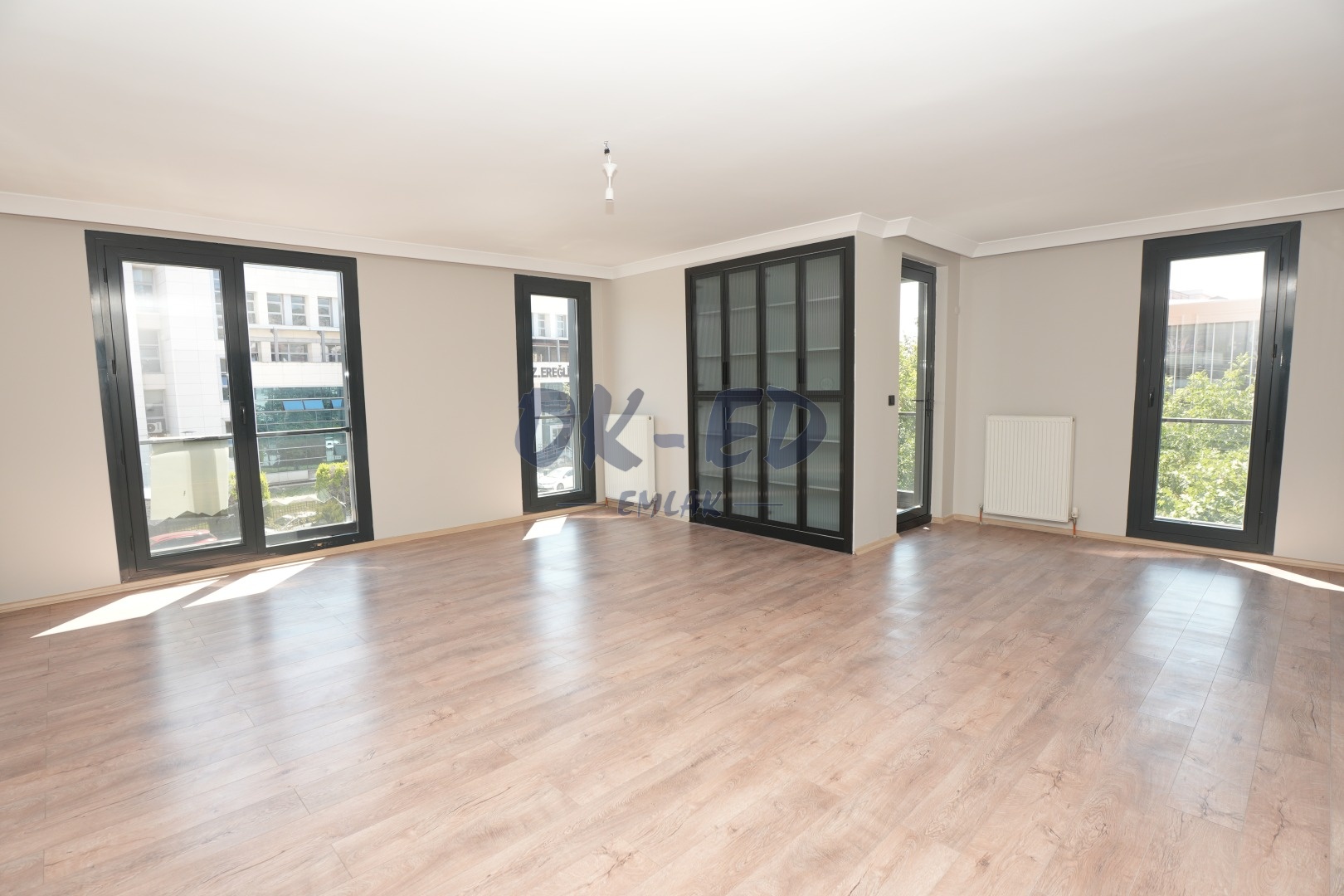 Süleymanlar Mahallesinde Adliyeye Yakın Kiralık 3+1 Ofis - 2. Fotoğraf